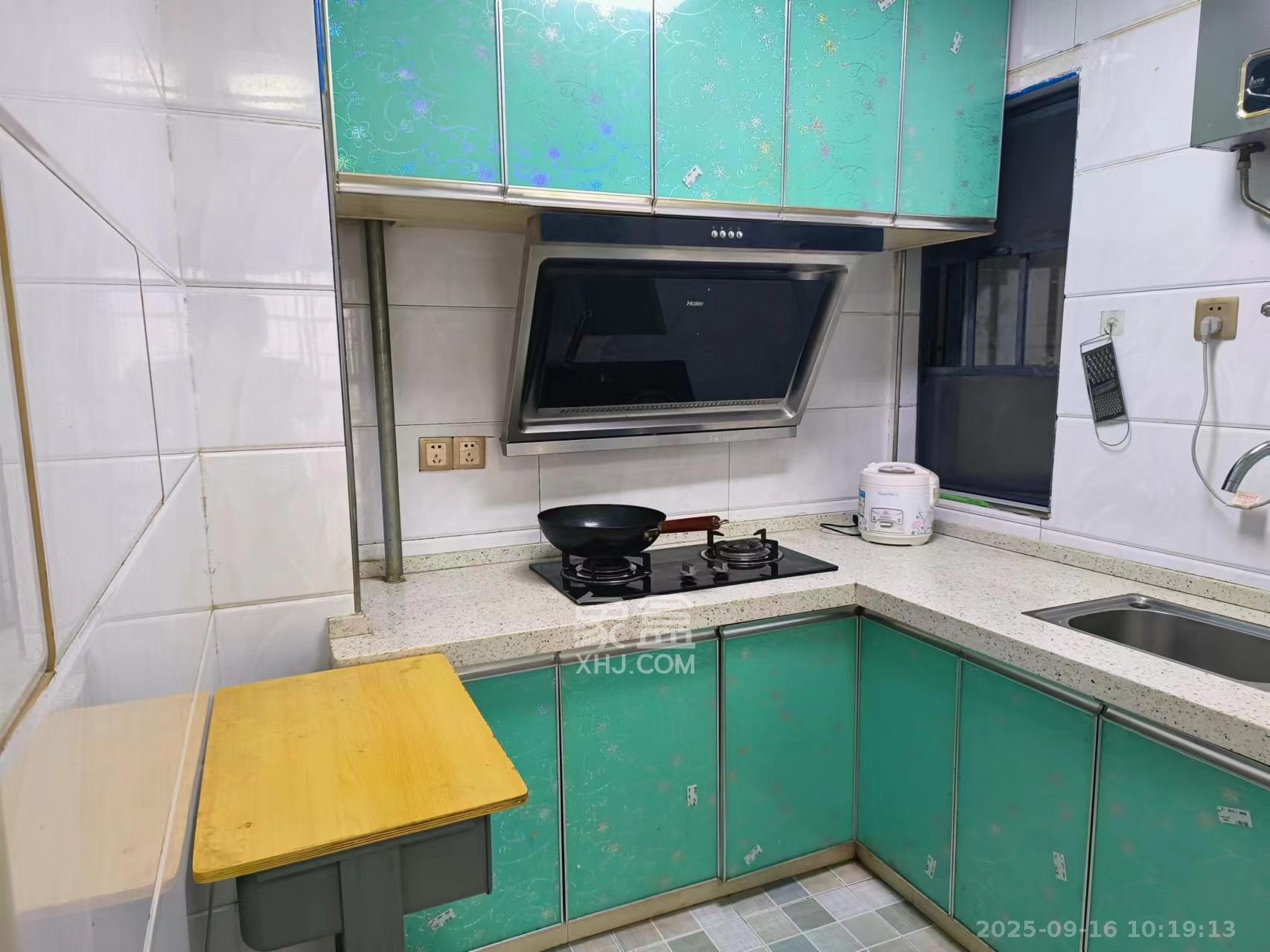 南庭城果 3室2厅1卫 2300.0元/月 南庭城果 3室2厅1卫 2300.0元/月室内图