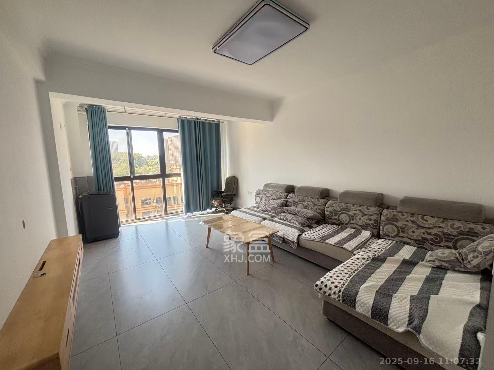 七里香榭  2室2厅1卫    1800.0元/月室内图