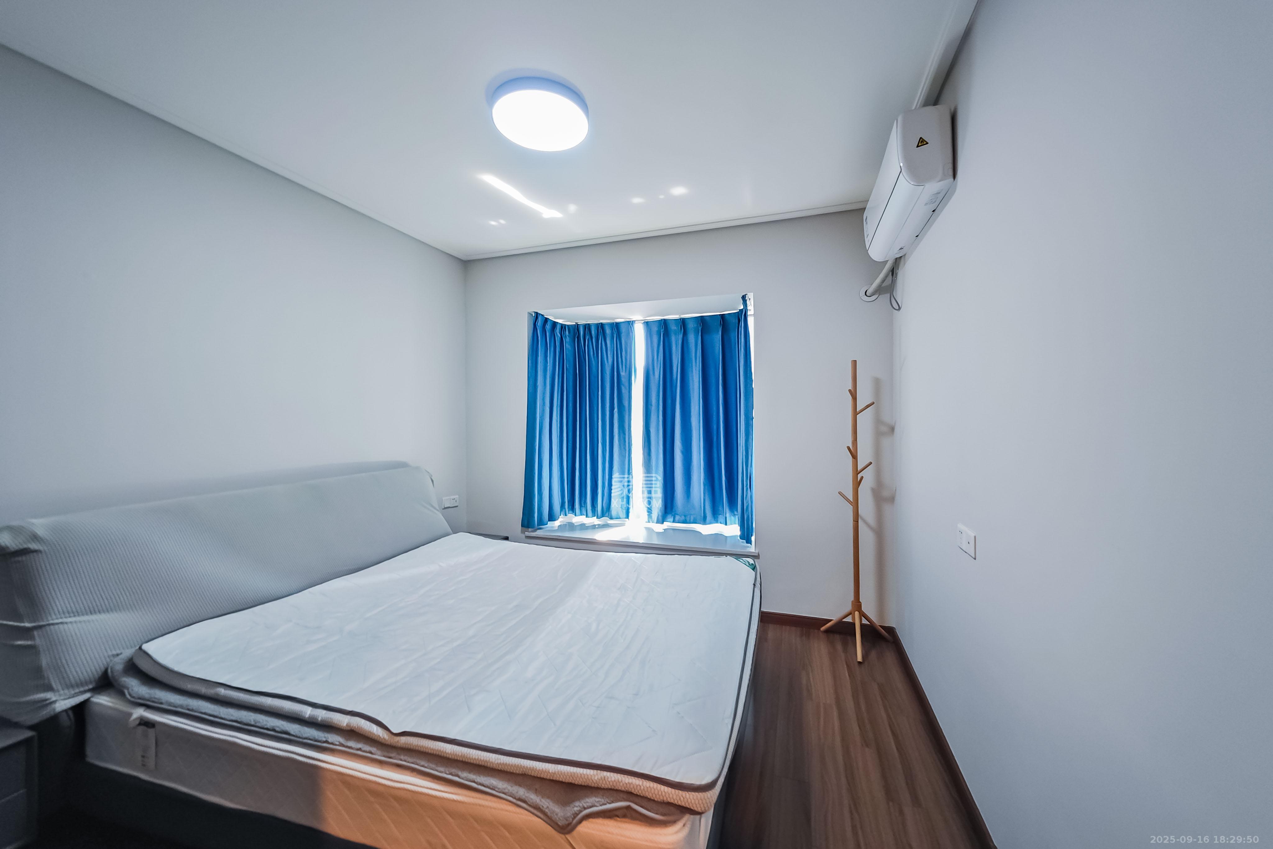 保利茉莉公馆  3室2厅2卫    150.0万卧室