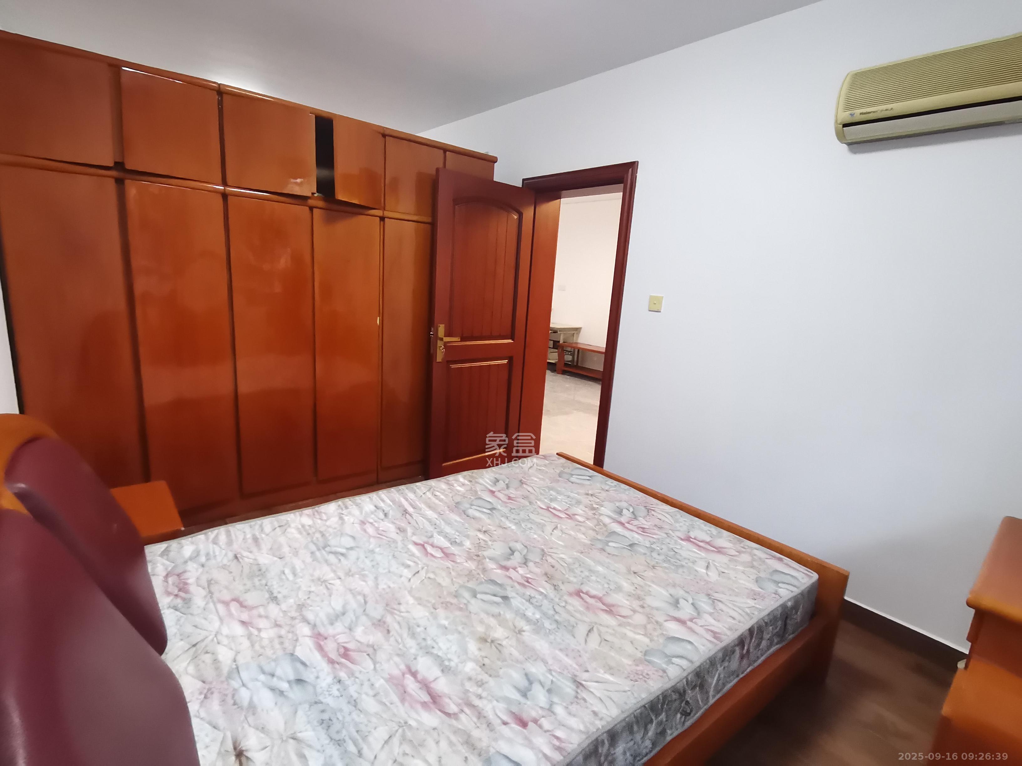 下民航宿舍 3室1厅1卫 1600.0元/月 下民航宿舍 3室1厅1卫 1600.0元/月室内图