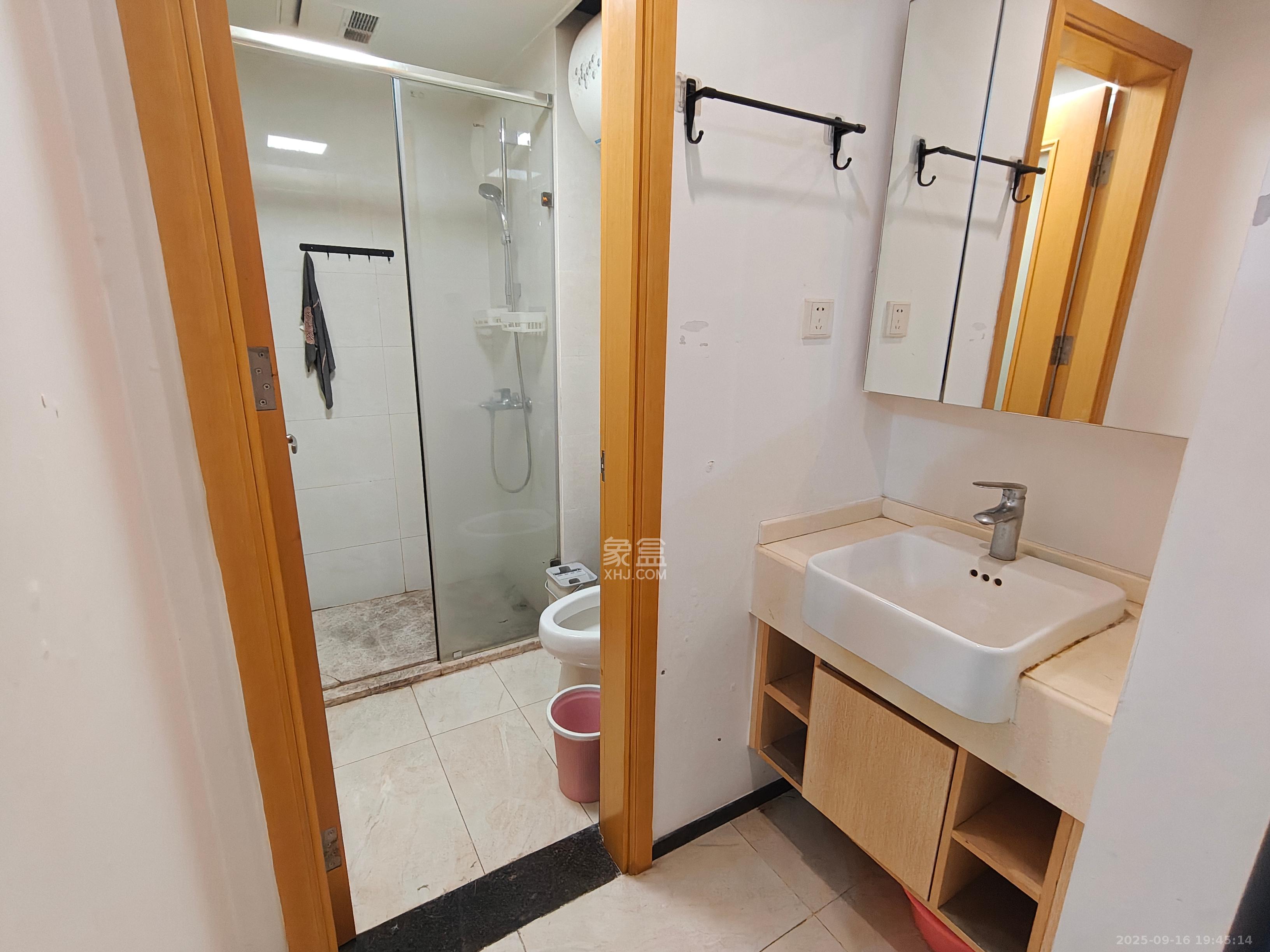 中海新城熙岸（中信新城五期）  1室1厅1卫    1500.0元/月室内图