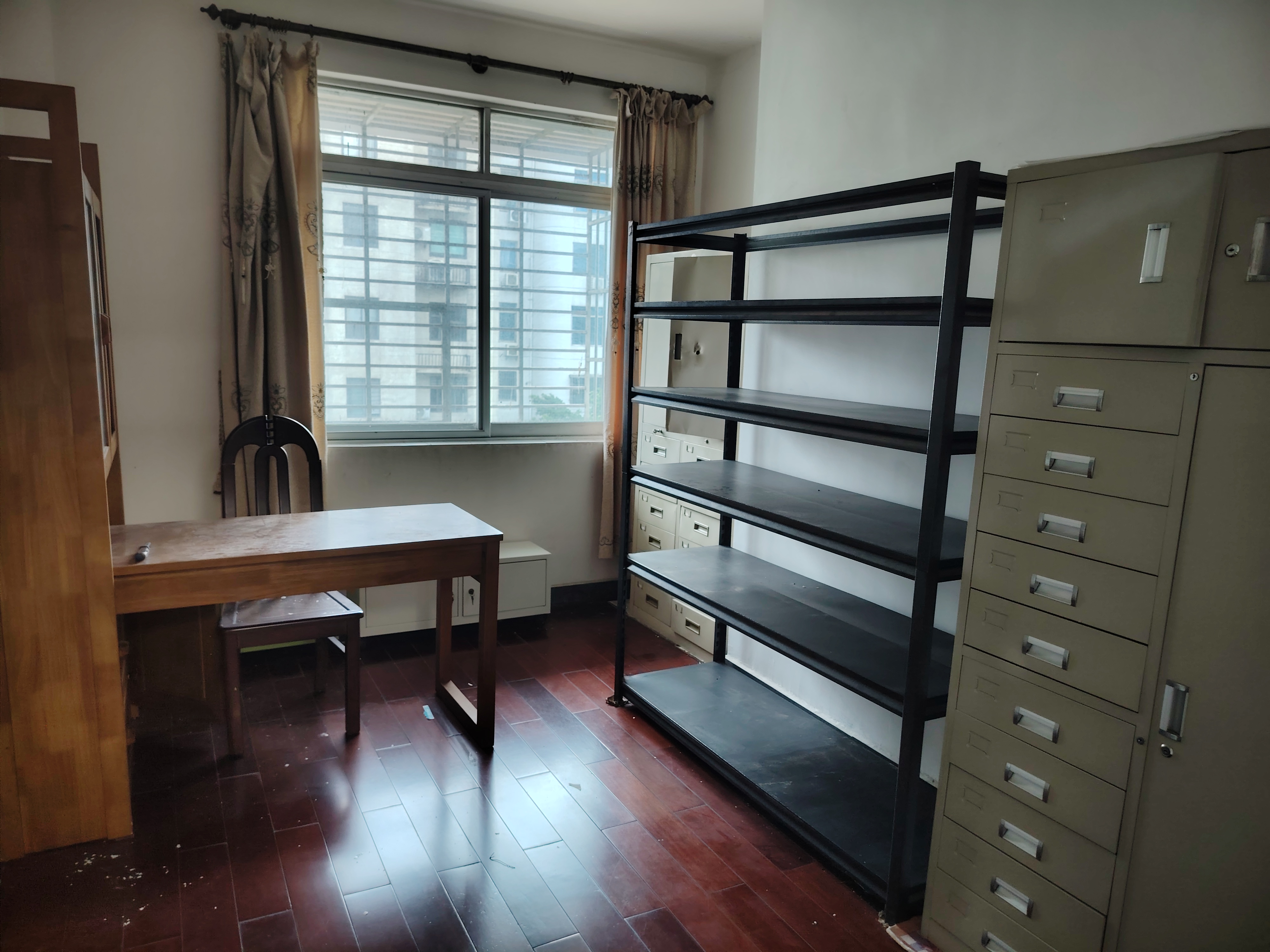 顺发新村 4室2厅2卫 2600.0元/月 顺发新村 4室2厅2卫 2600.0元/月室内图