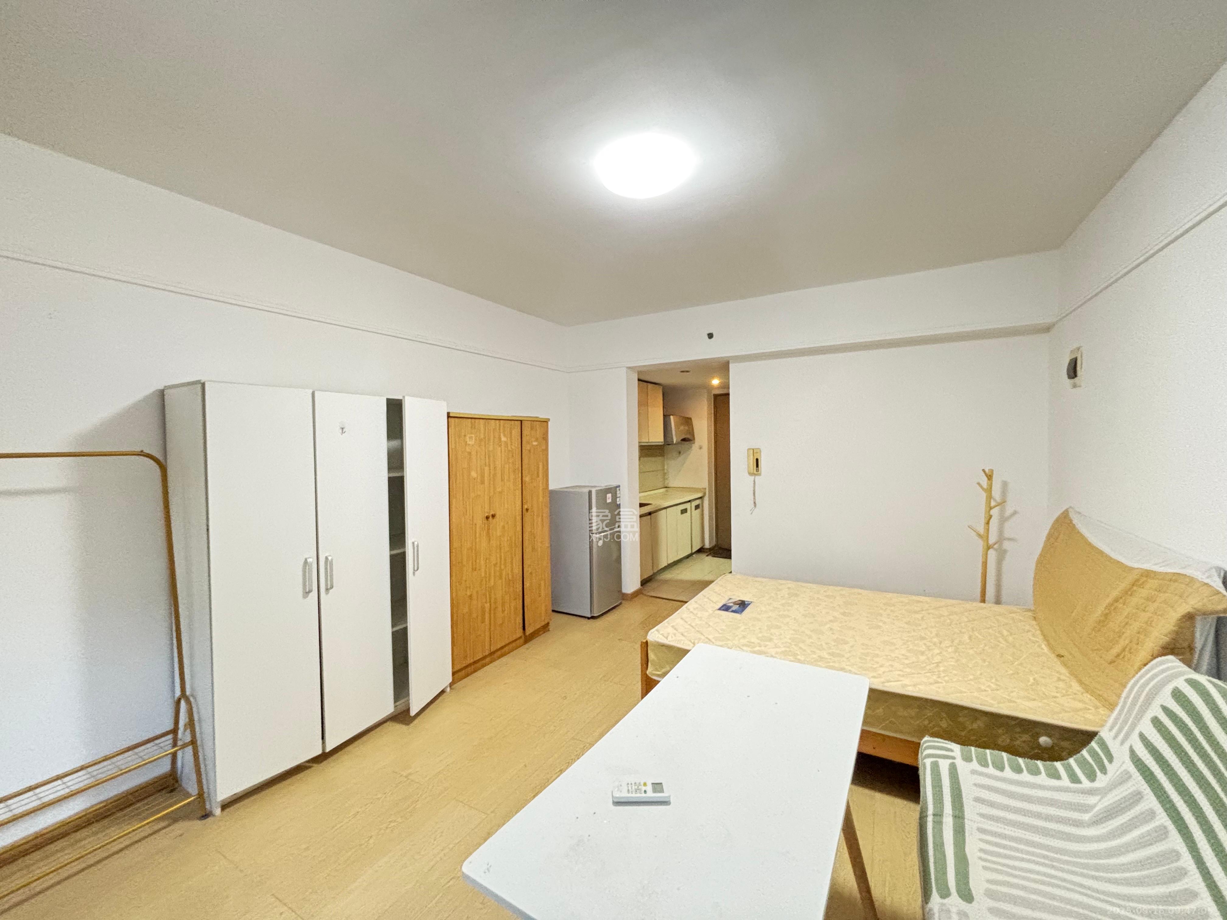 万科金色家园 1室1厅1卫 1300.0元/月 万科金色家园 1室1厅1卫 1300.0元/月室内图