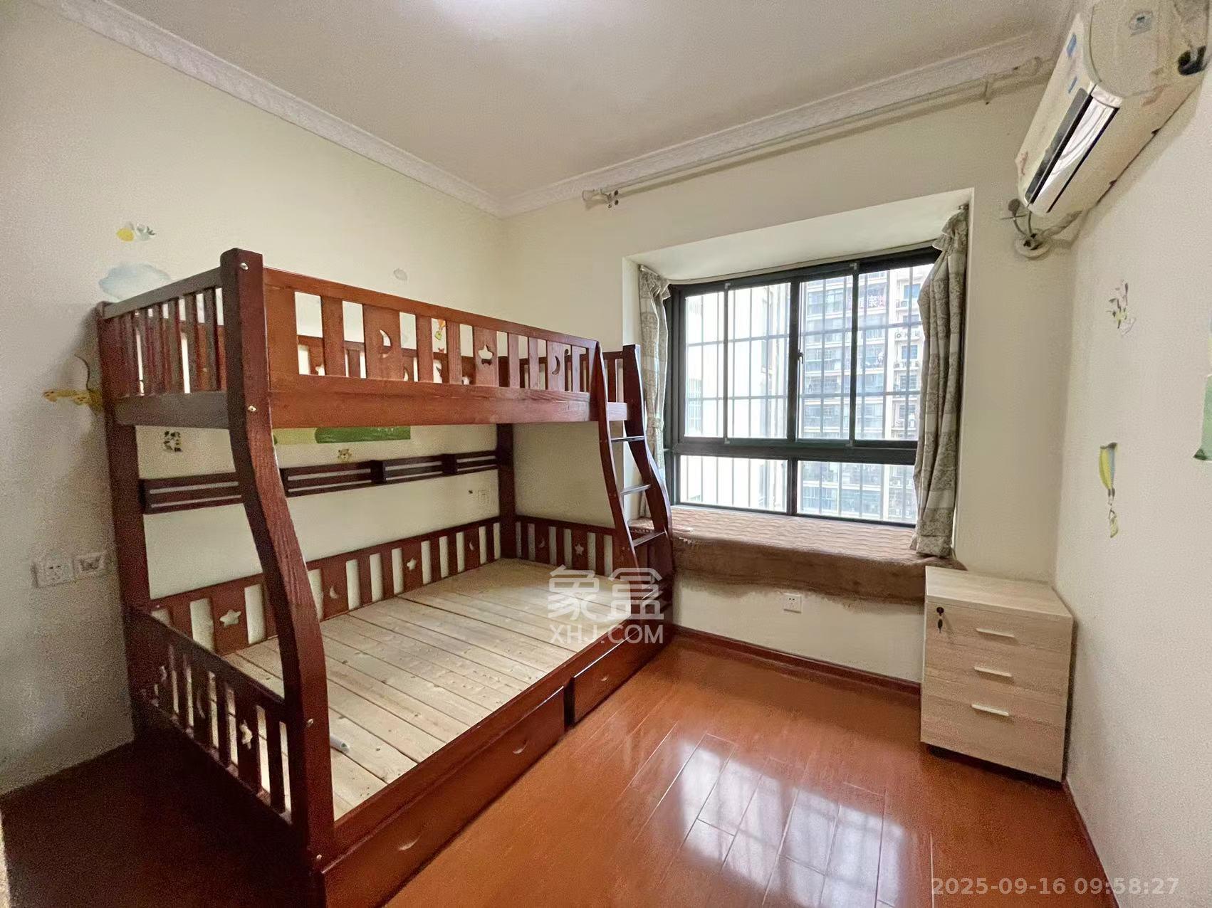 华城广场  2室2厅1卫    3000.0元/月室内图