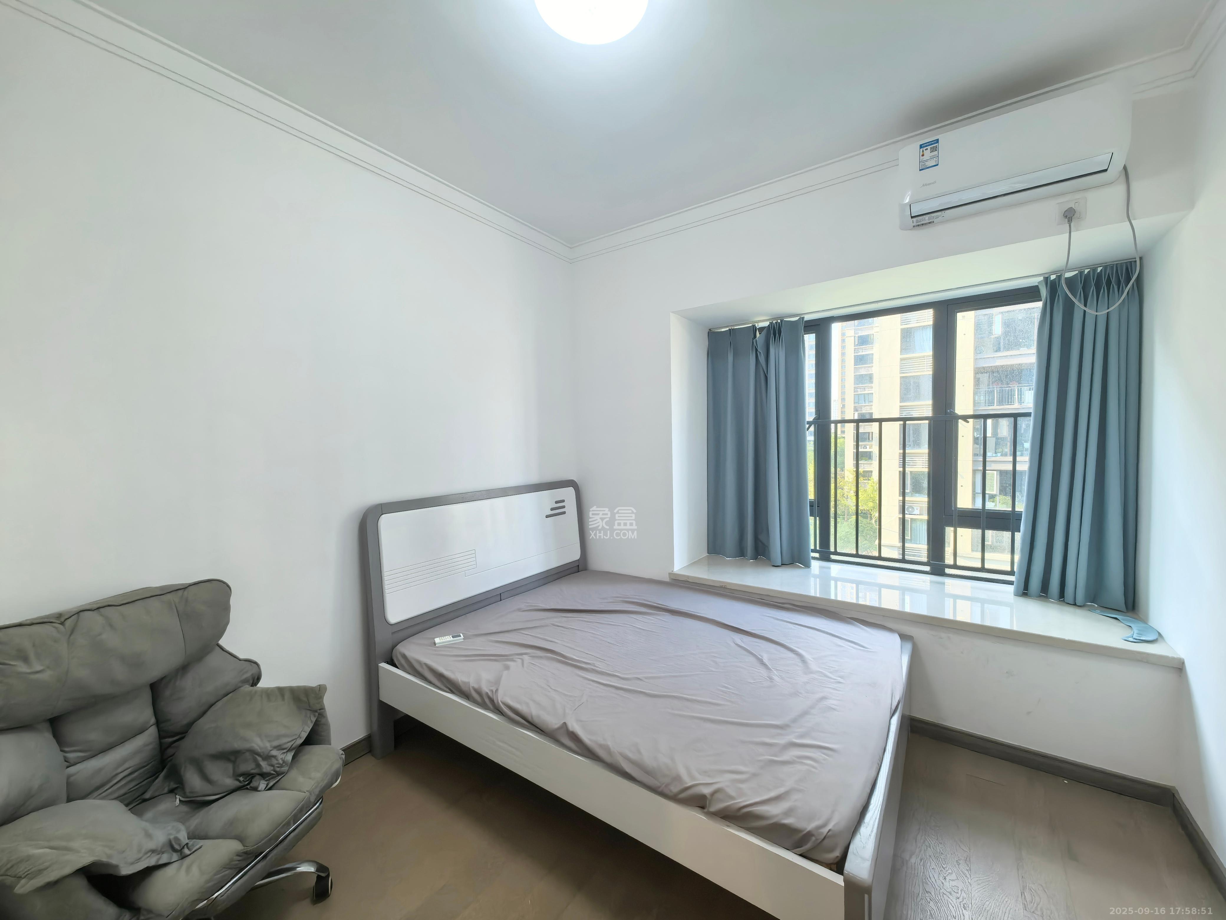 越秀亲爱里  5室2厅2卫    3280.0元/月室内图