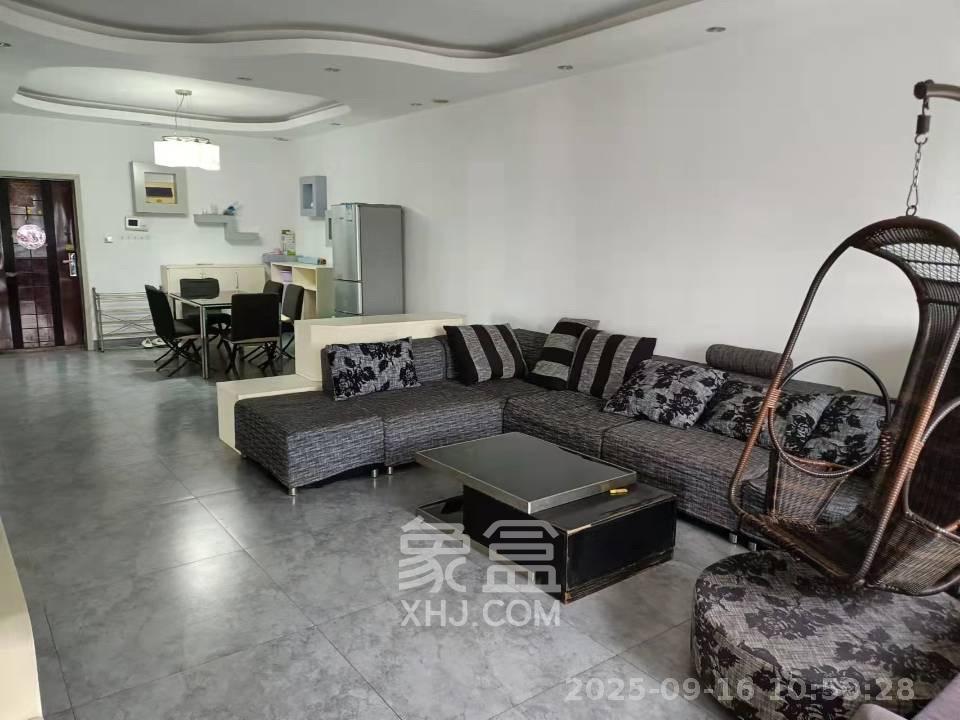 岳泰理想城 3室2厅1卫 3200.0元/月 岳泰理想城 3室2厅1卫 3200.0元/月室内图