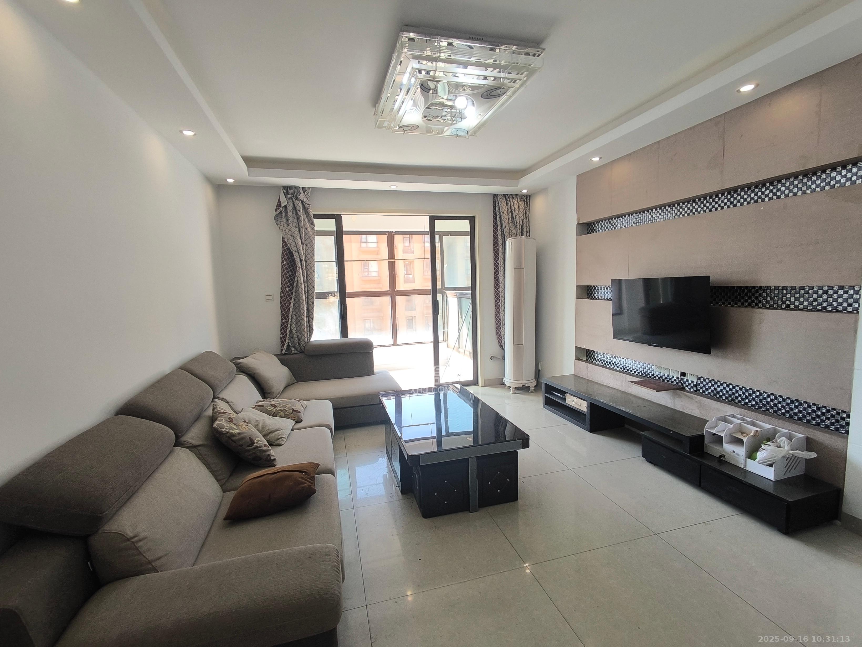 山语城二期 3室2厅2卫 2500.0元/月 山语城二期 3室2厅2卫 2500.0元/月室内图