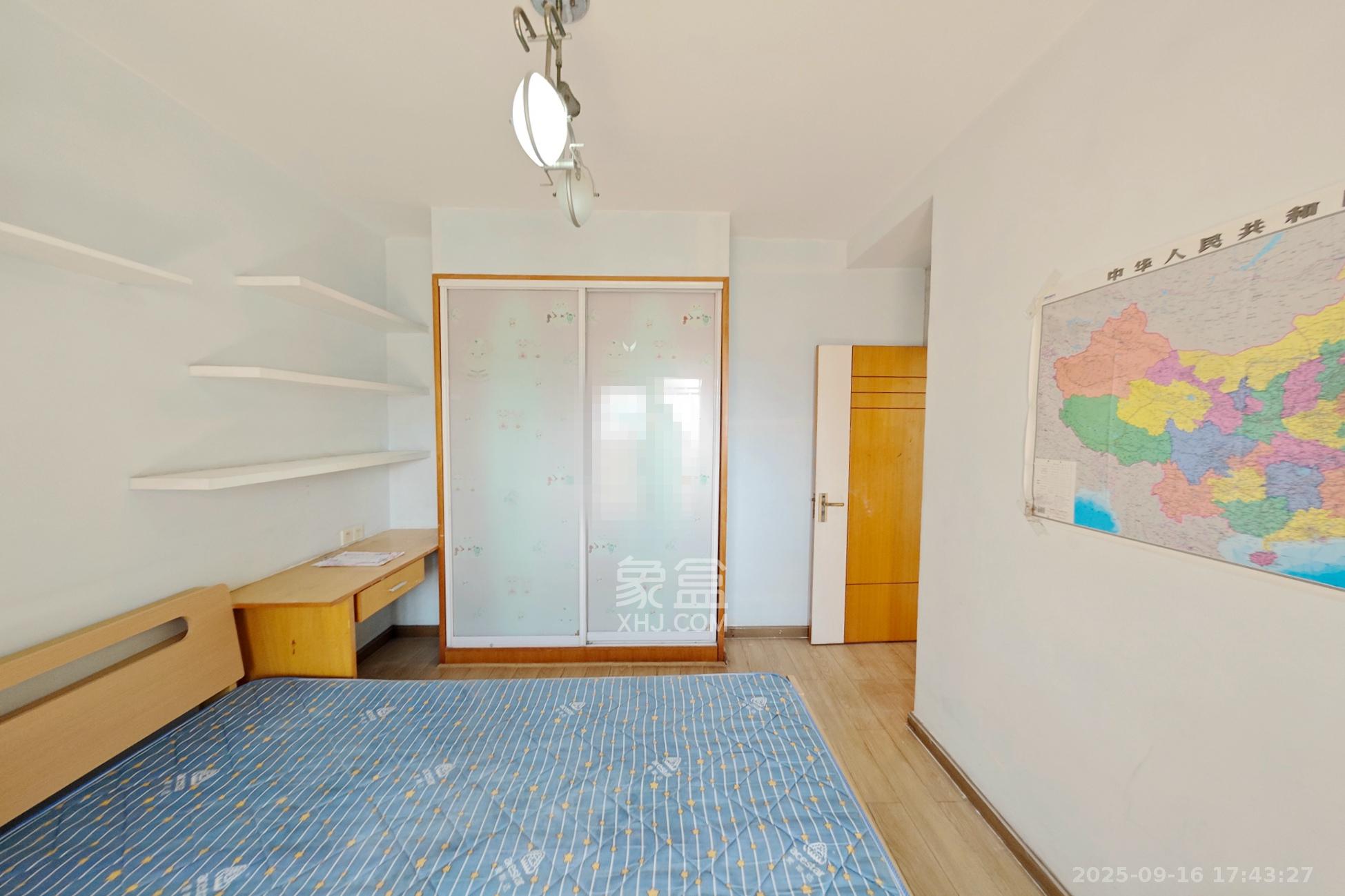 嘉盛华庭（一期、二期、三期）  3室2厅1卫    80.0万卧室