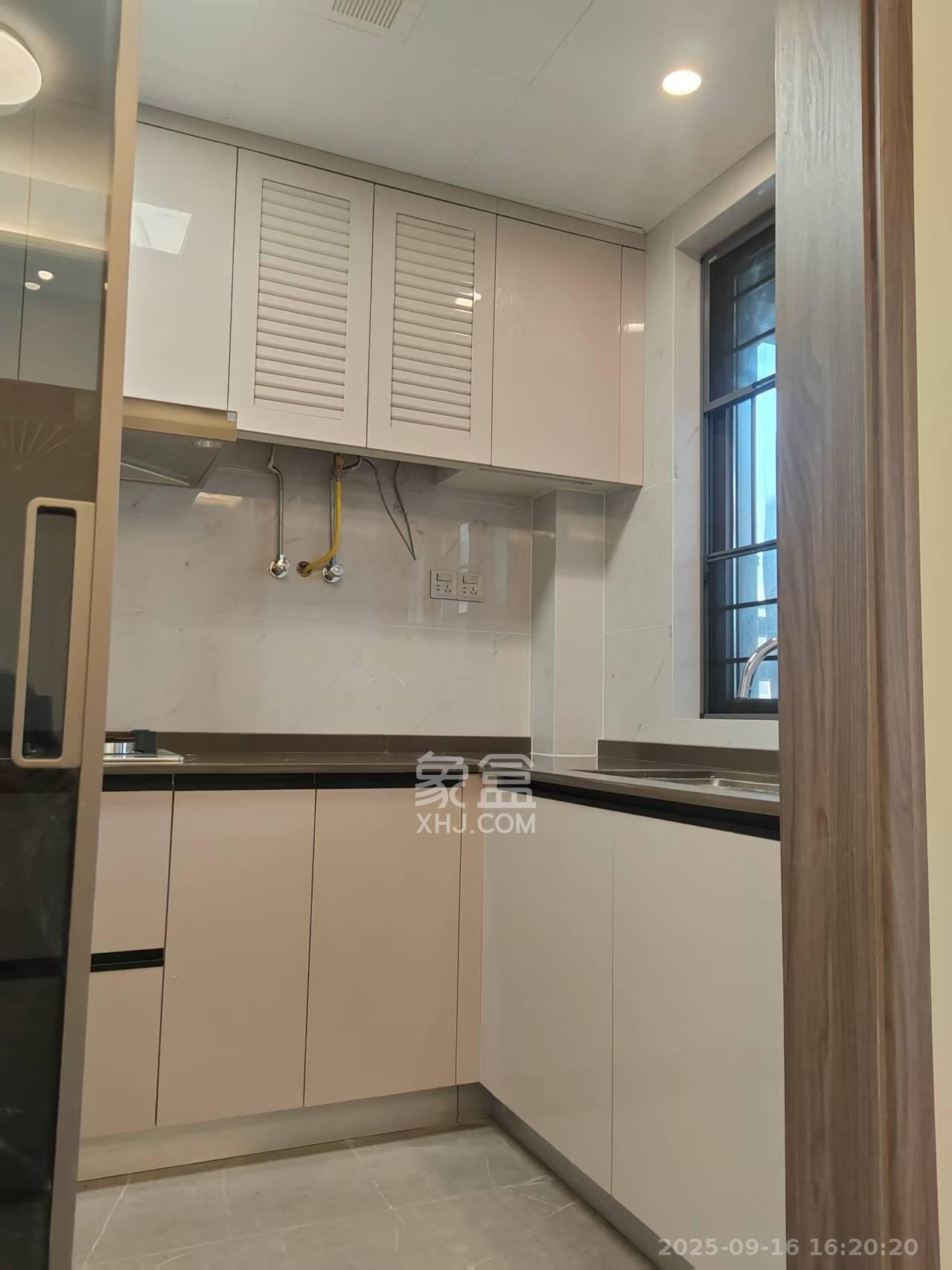 龙湖江与城 4室2厅2卫 3500.0元/月 龙湖江与城 4室2厅2卫 3500.0元/月室内图