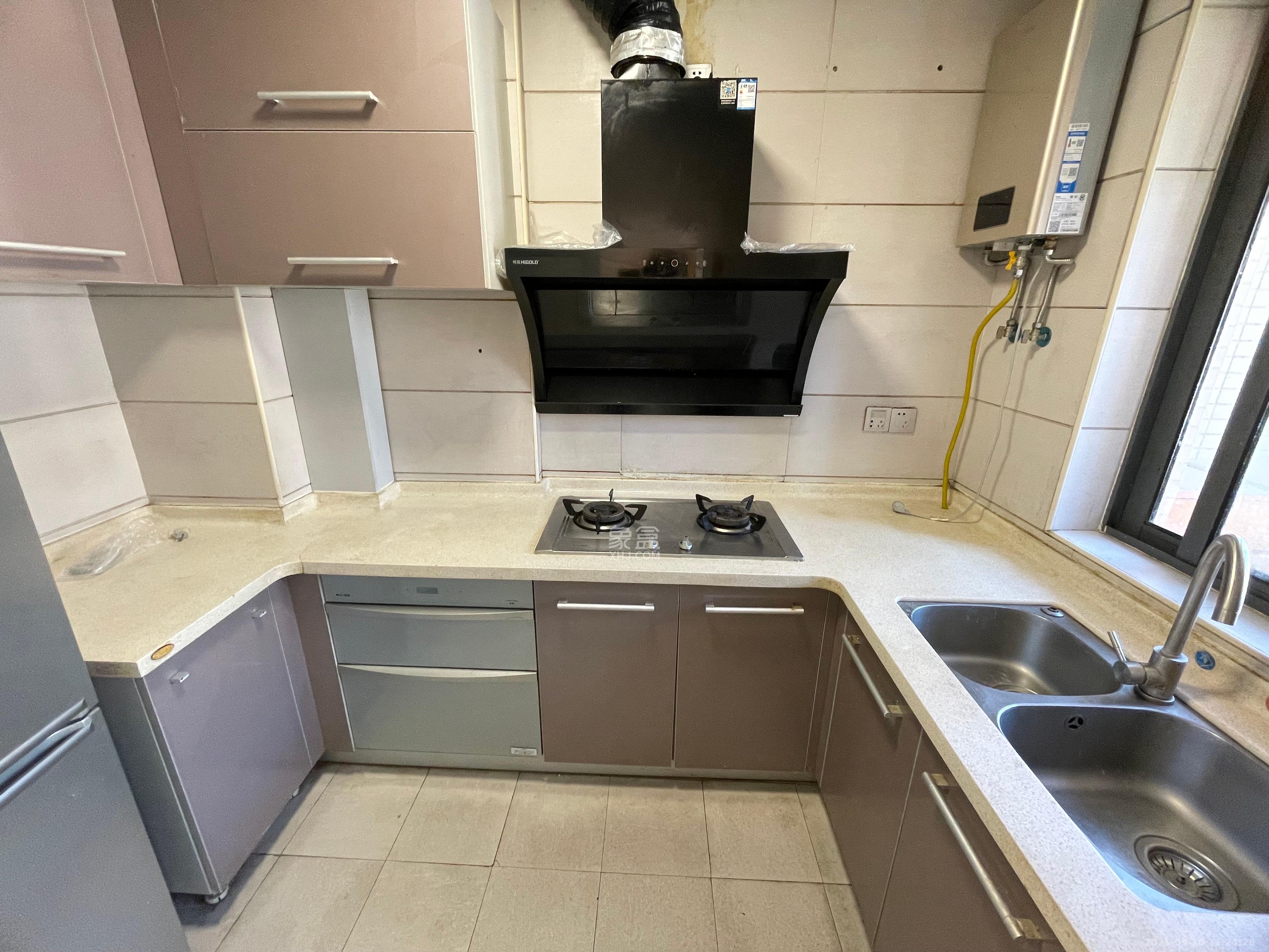 中城丽景香山园 2室2厅1卫 2400.0元/月 中城丽景香山园 2室2厅1卫 2400.0元/月室内图