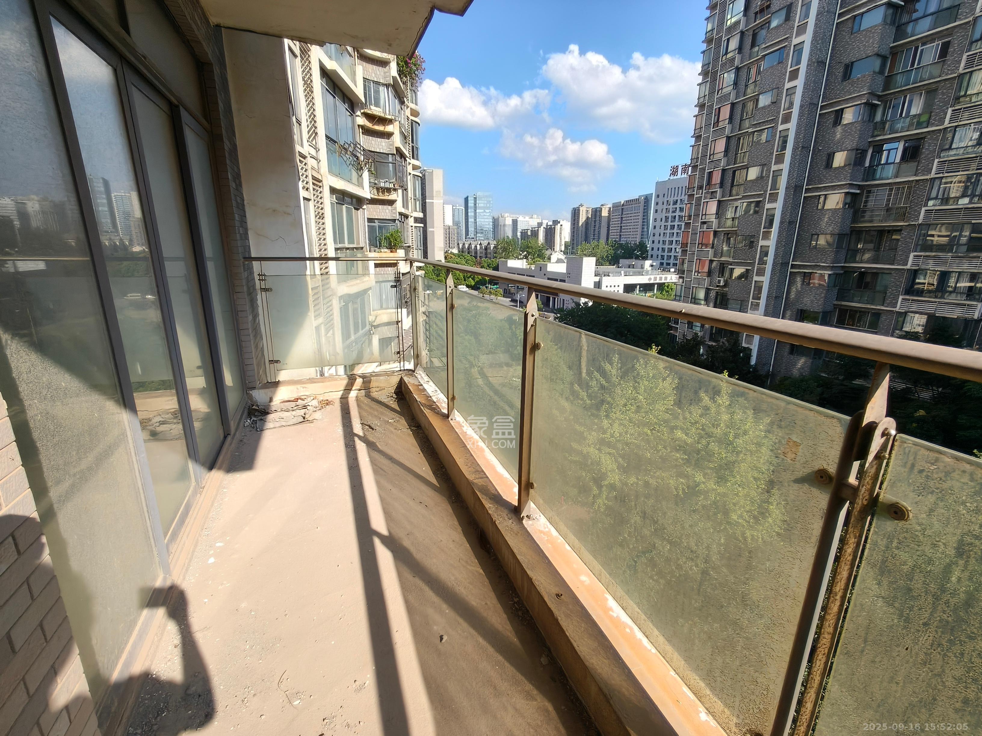 梦网景园 3室2厅2卫 1600.0元/月 梦网景园 3室2厅2卫 1600.0元/月室内图