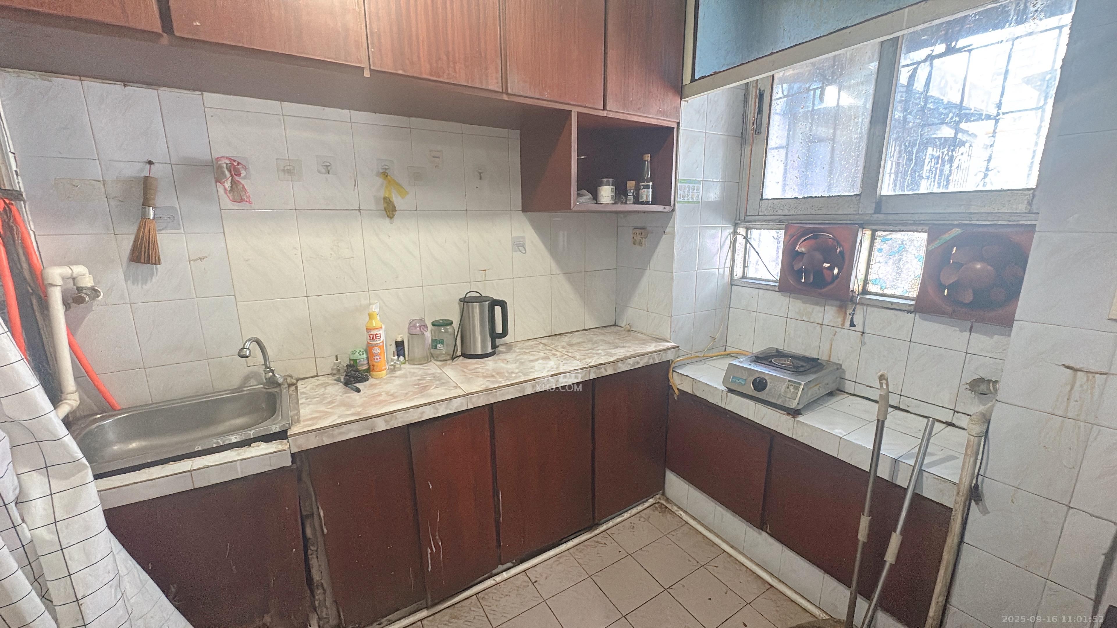 吉景小区 2室1厅1卫 1300.0元/月 吉景小区 2室1厅1卫 1300.0元/月室内图