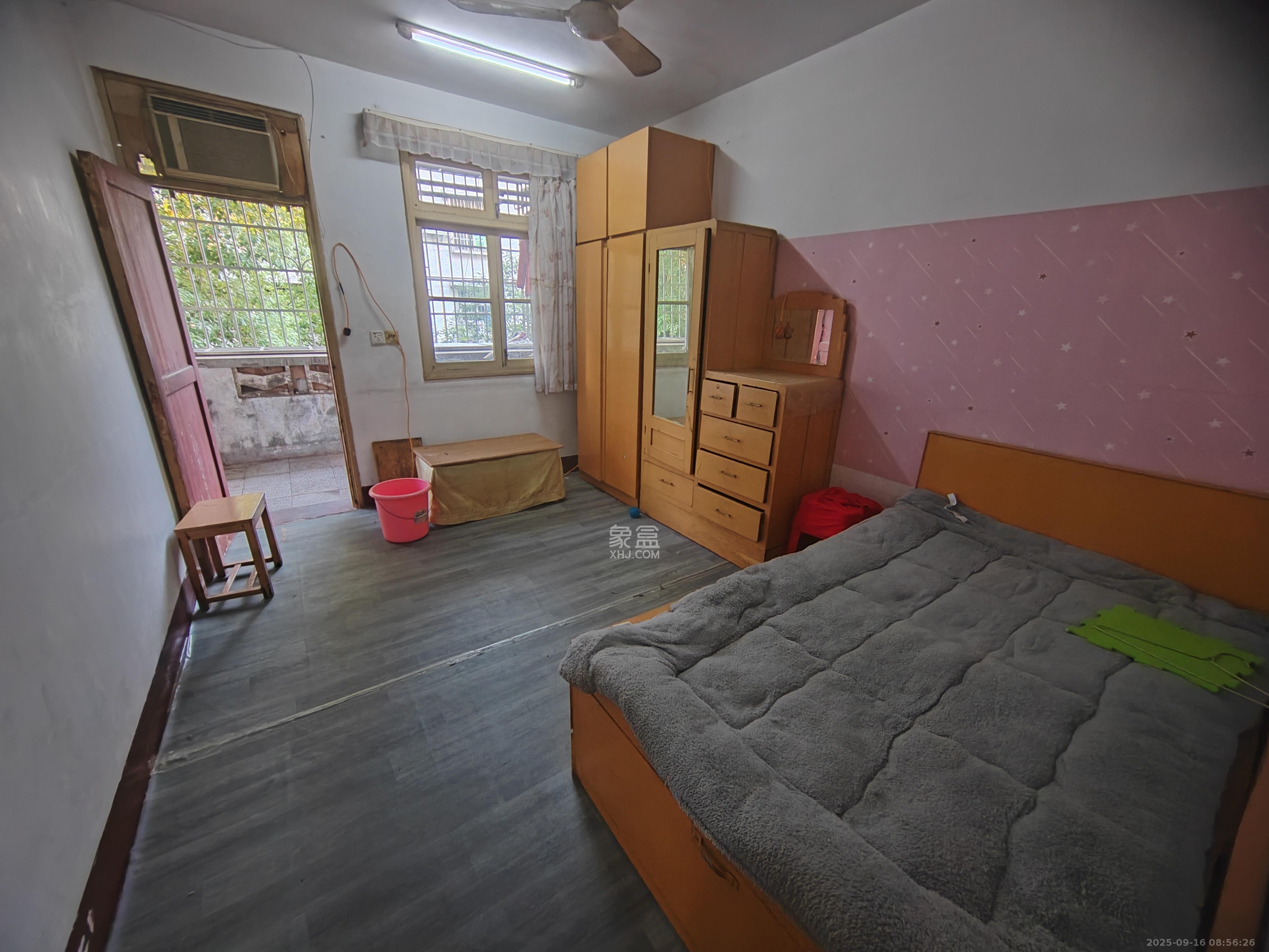 红花坡社区 3室1厅1卫 1000.0元/月 红花坡社区 3室1厅1卫 1000.0元/月室内图