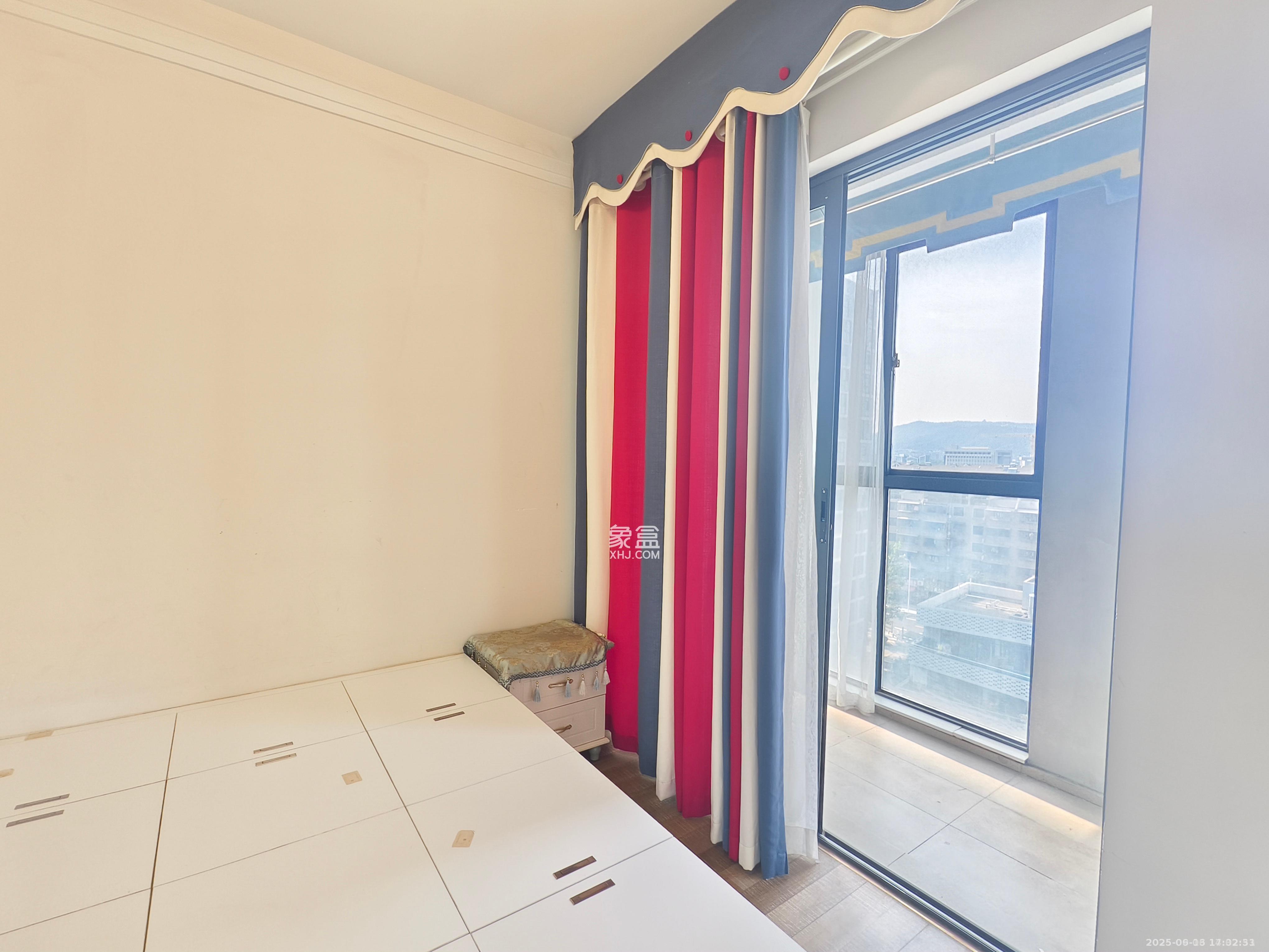 阳光100一期、四五期  2室2厅1卫    2500.0元/月室内图