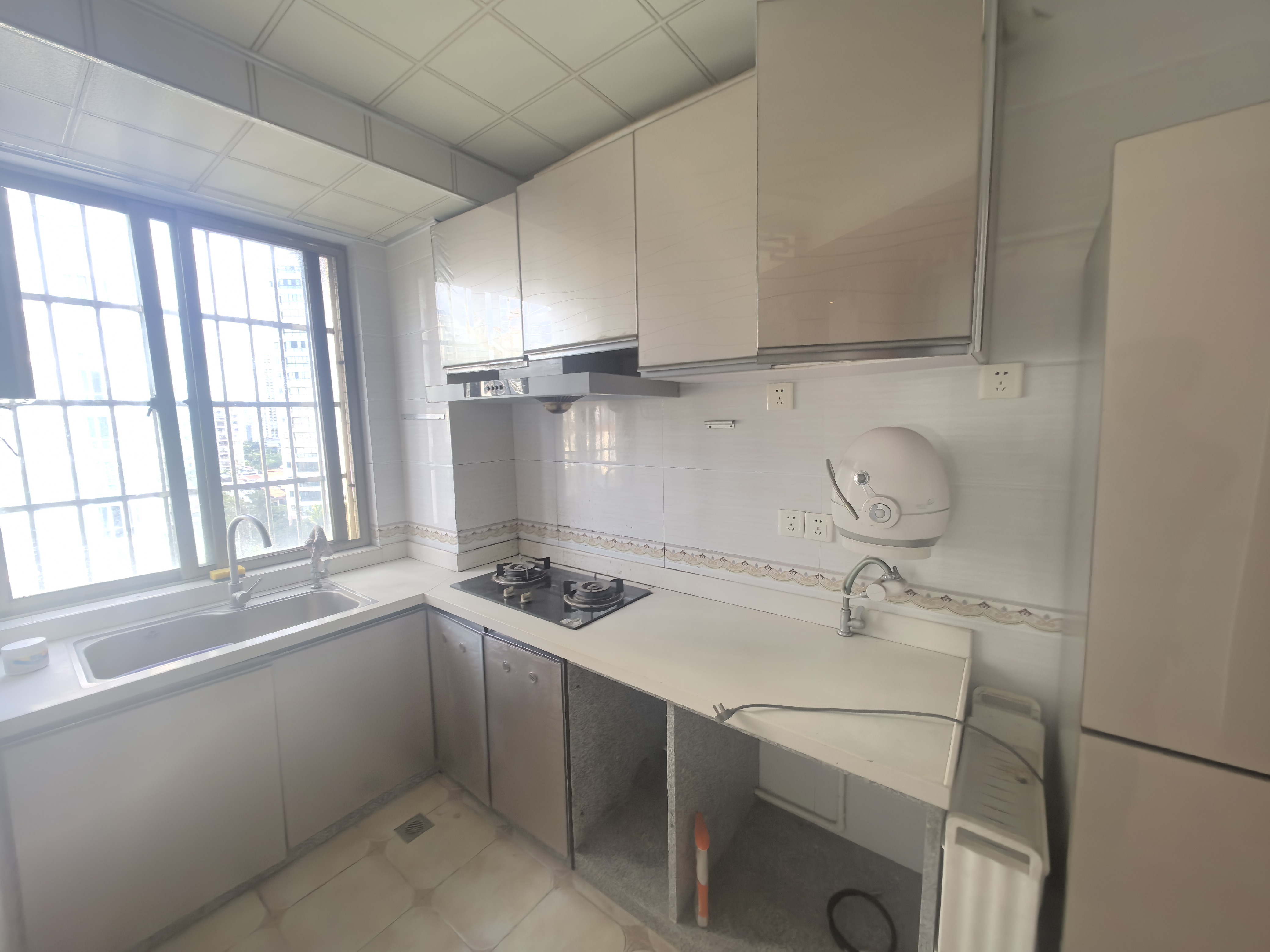 桂名园 2室2厅1卫 2500.0元/月 桂名园 2室2厅1卫 2500.0元/月室内图