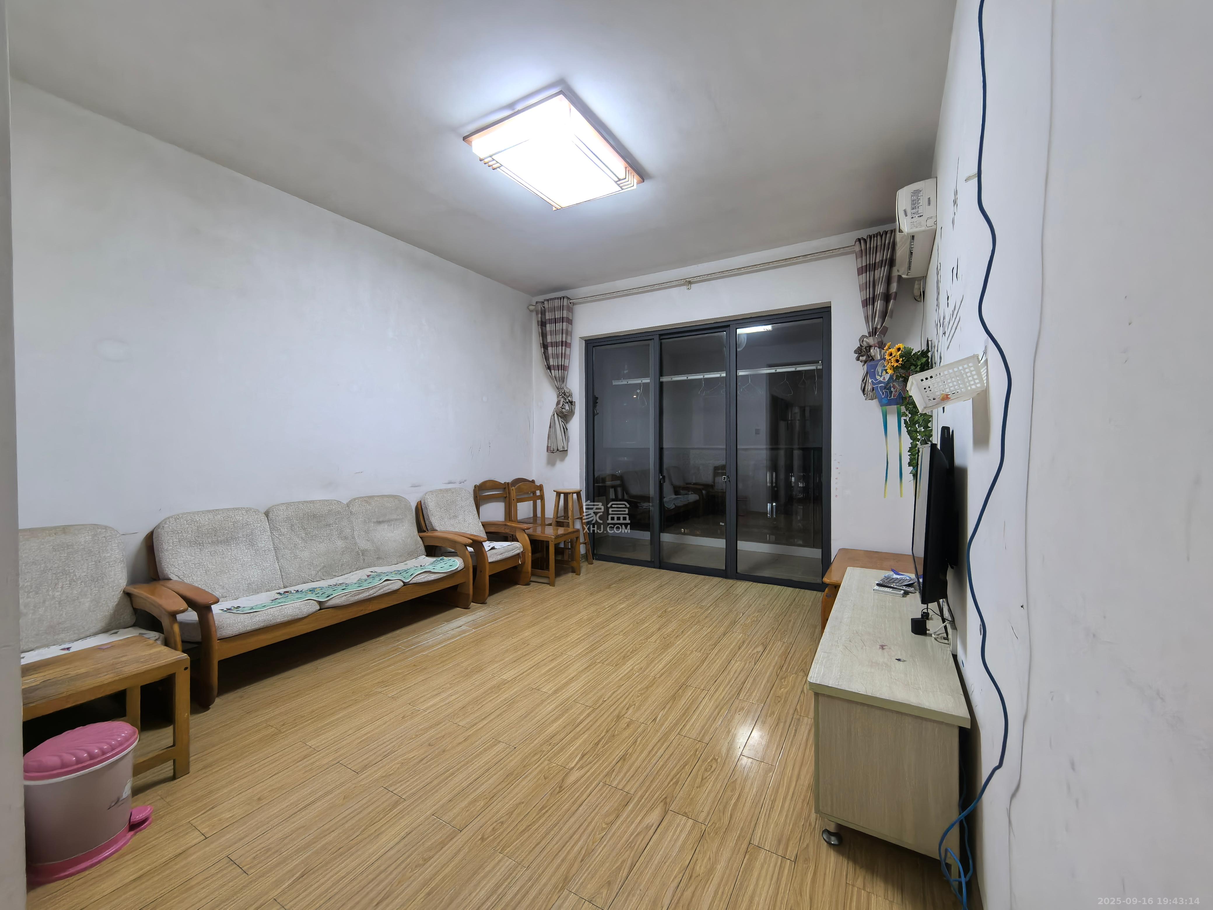 凯姆国际  2室2厅1卫    1800.0元/月室内图