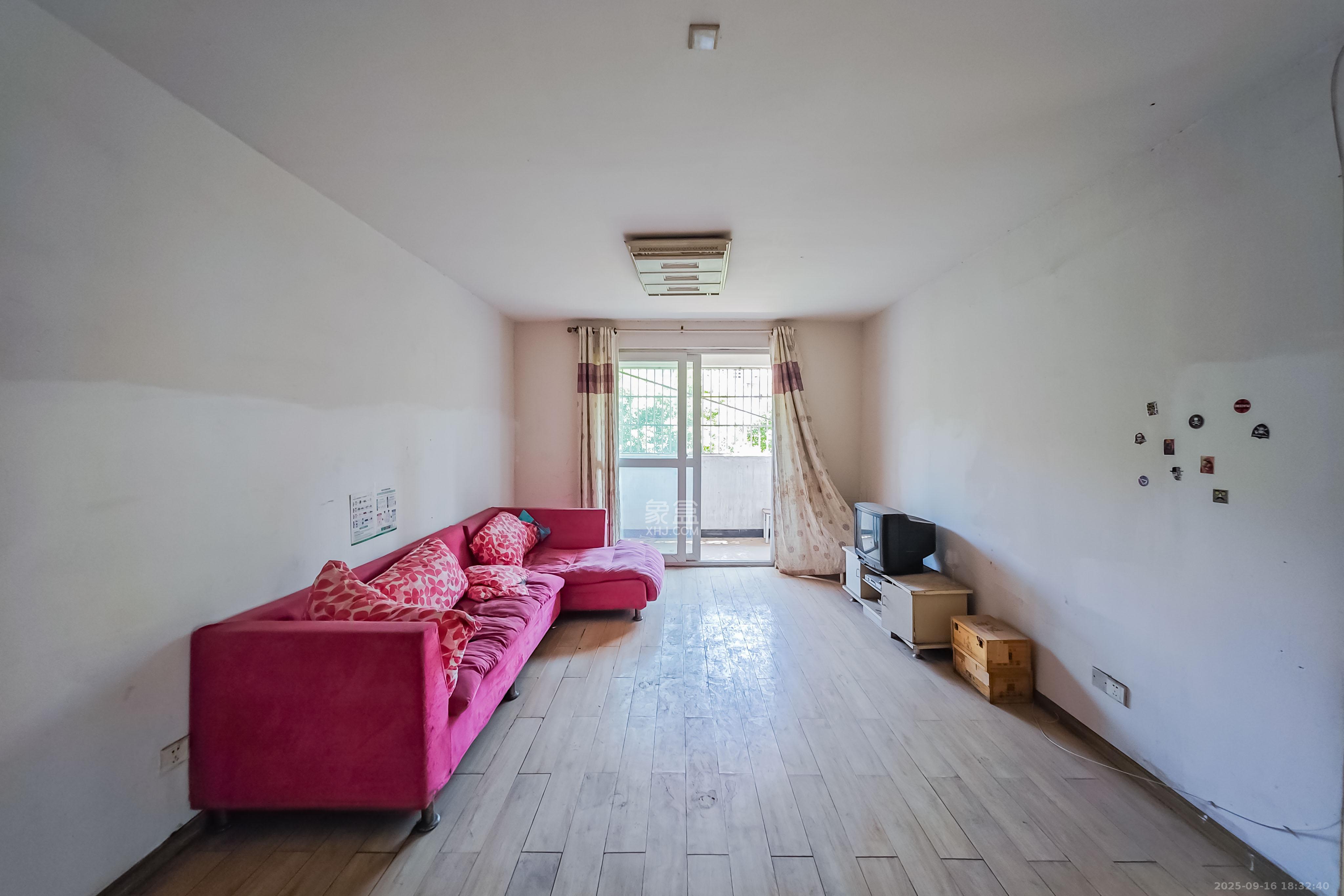 都市馨园  2室2厅1卫    59.8万客厅