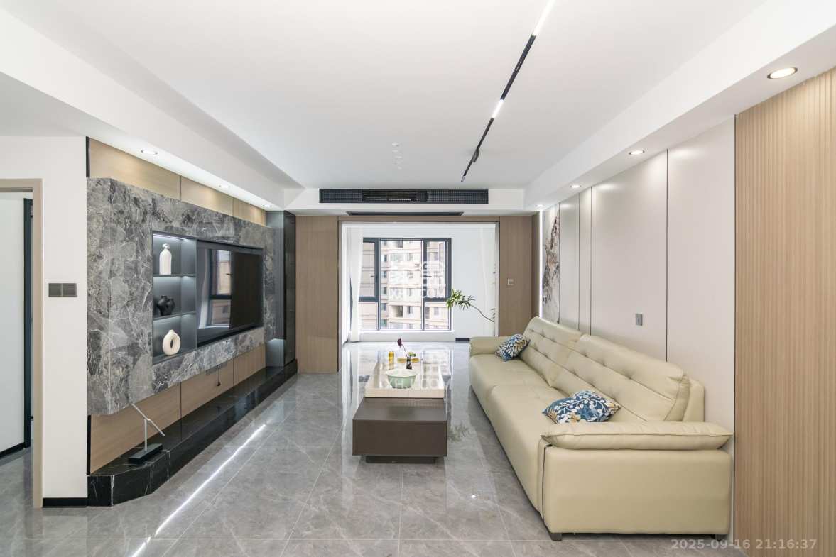 润和紫郡一期 3室2厅2卫 83.8万 润和紫郡一期 3室2厅2卫 83.8万客厅