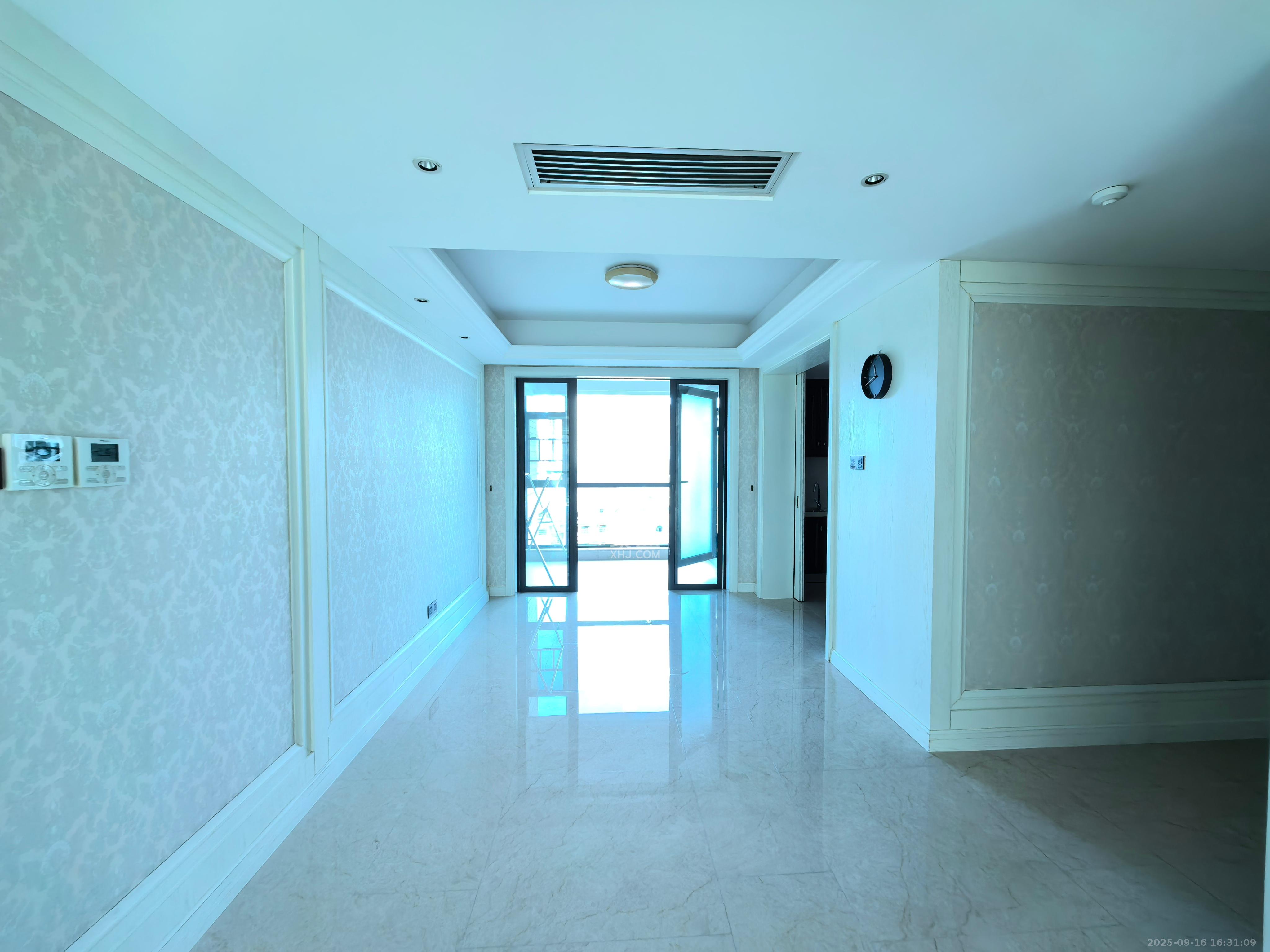 运达中央广场一、二期  3室2厅2卫    10000.0元/月室内图