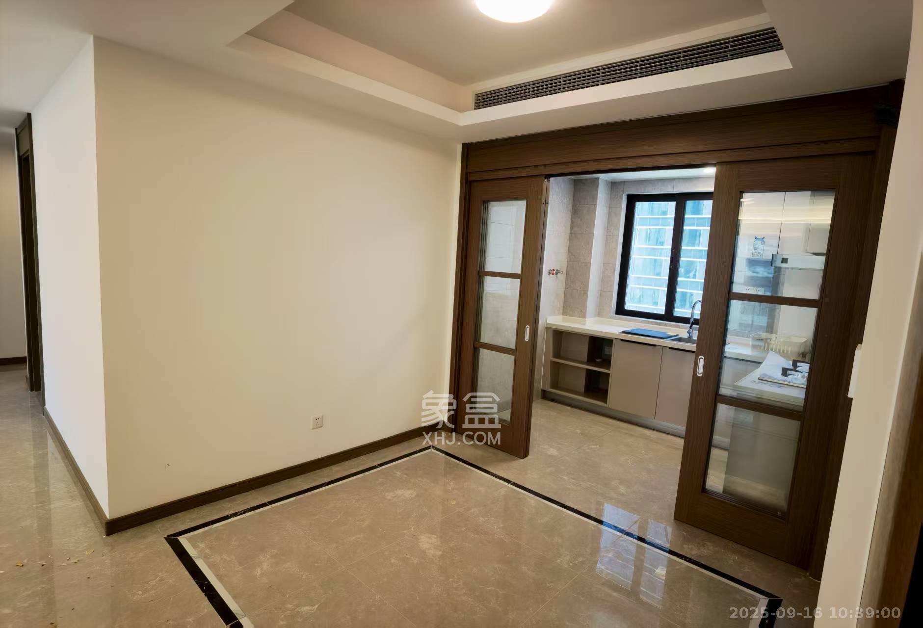 龙湖铂金中心(龙湖春江郦城) 3室2厅2卫 4600.0元/月 龙湖铂金中心(龙湖春江郦城) 3室2厅2卫 4600.0元/月室内图