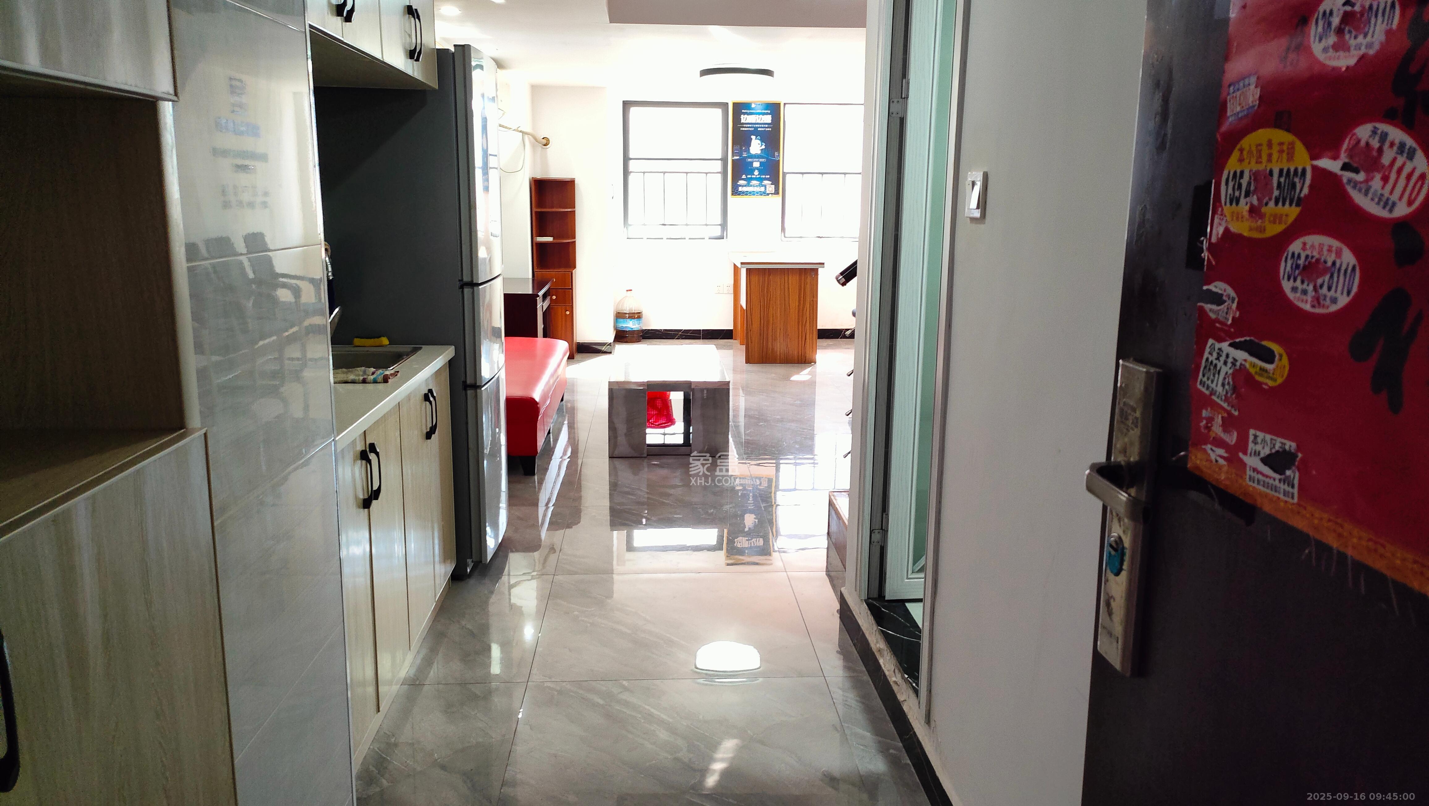 华润置地广场二期 1室1厅1卫 1600.0元/月 华润置地广场二期 1室1厅1卫 1600.0元/月室内图