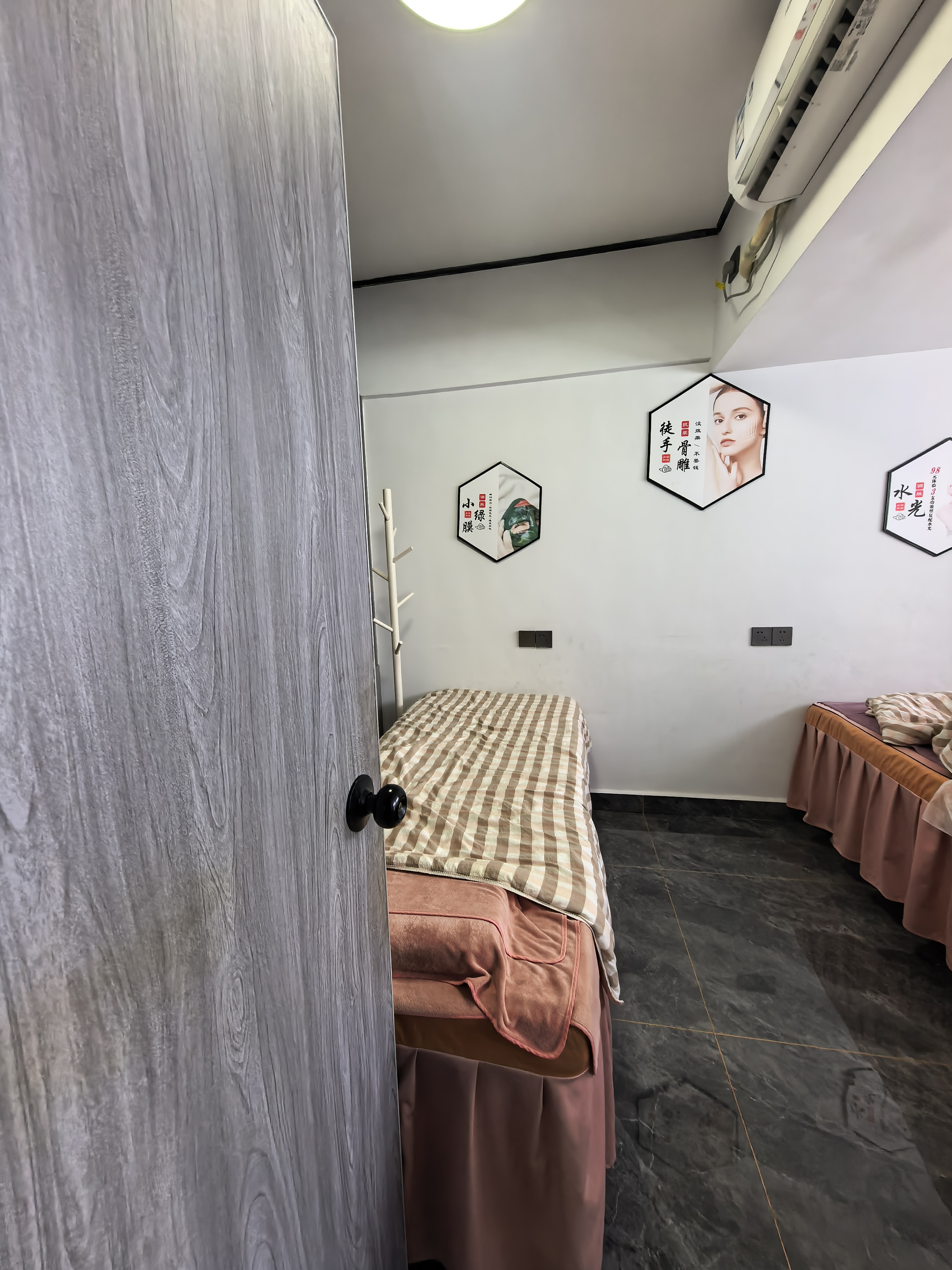 东方曼哈顿 2室2厅1卫 2000.0元/月 东方曼哈顿 2室2厅1卫 2000.0元/月室内图