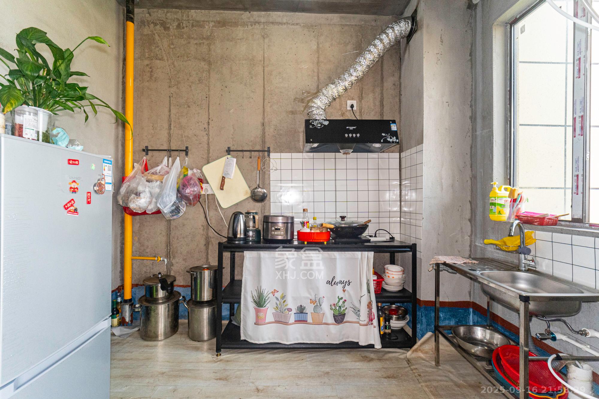 湘域芯城二期  3室2厅2卫    94.8万厨房