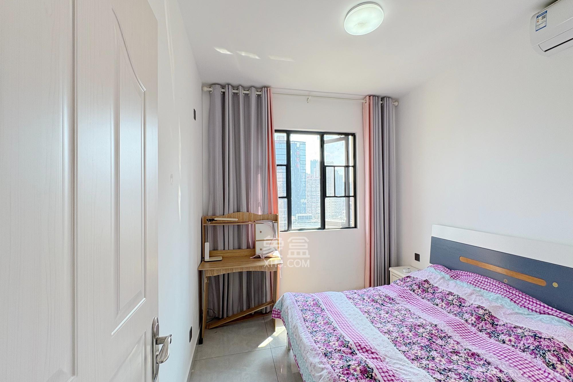 韭菜园嘉苑  2室1厅1卫    71.8万卧室