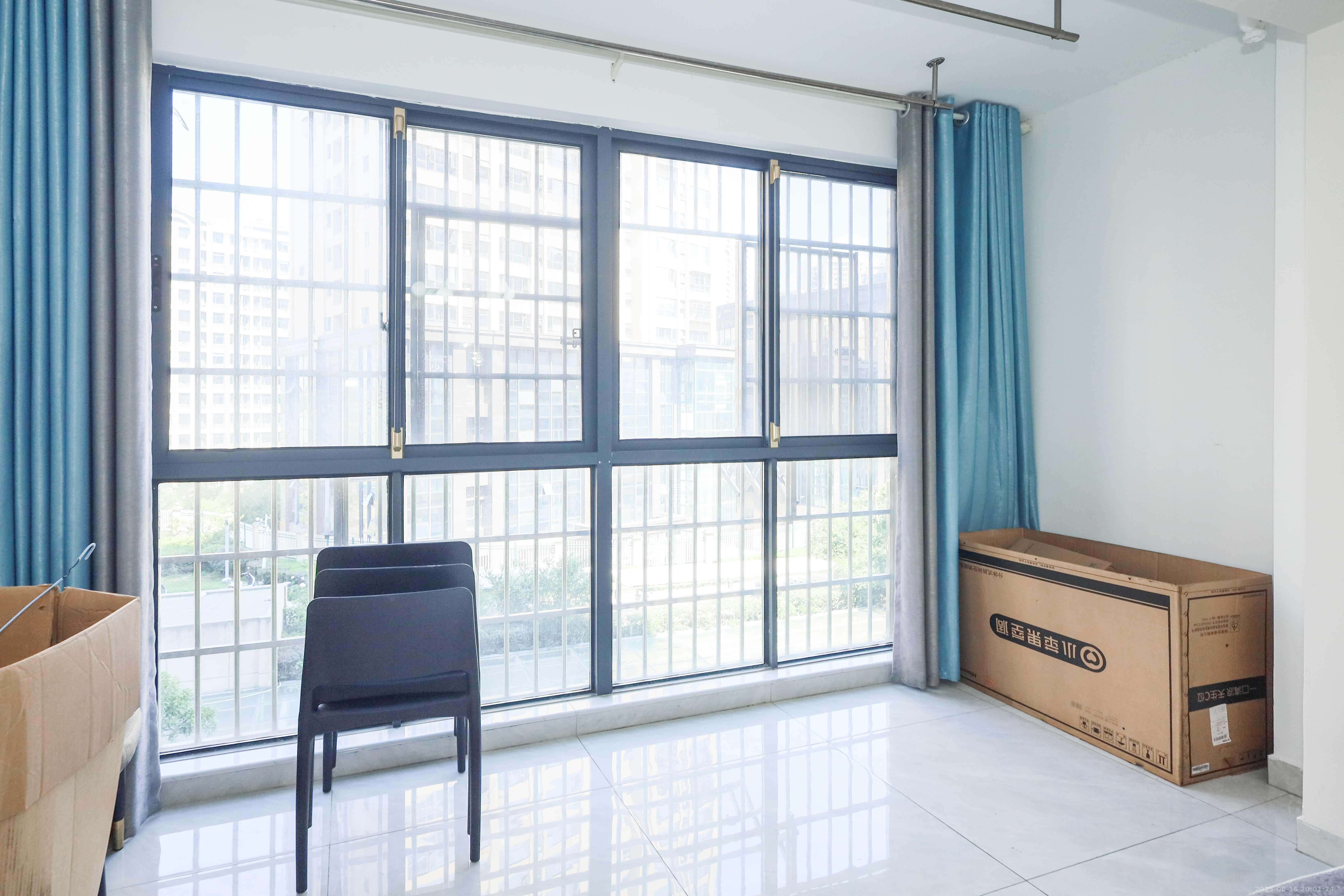 润芳园 4室2厅2卫 115.0万 润芳园 4室2厅2卫 115.0万阳台