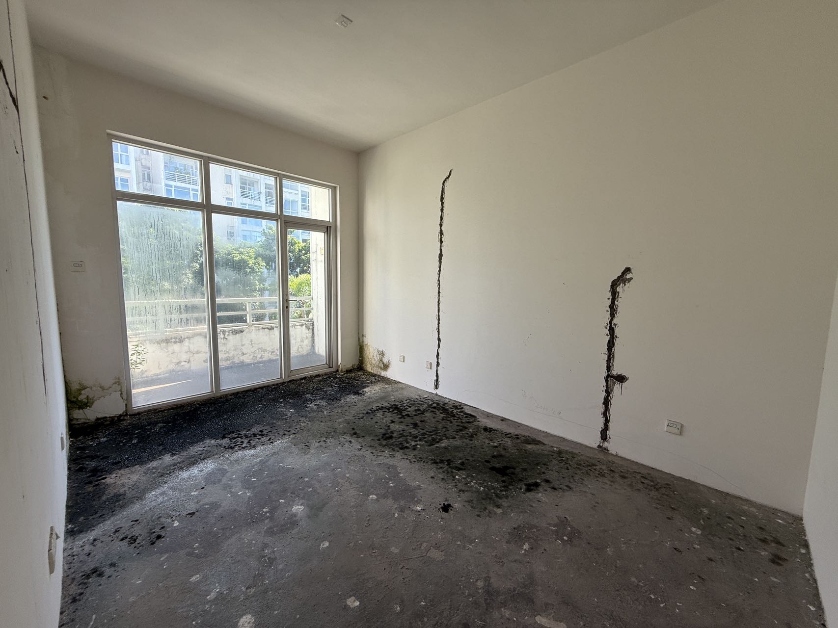 阳光经典 6室2厅5卫 100.0元/月 阳光经典 6室2厅5卫 100.0元/月室内图