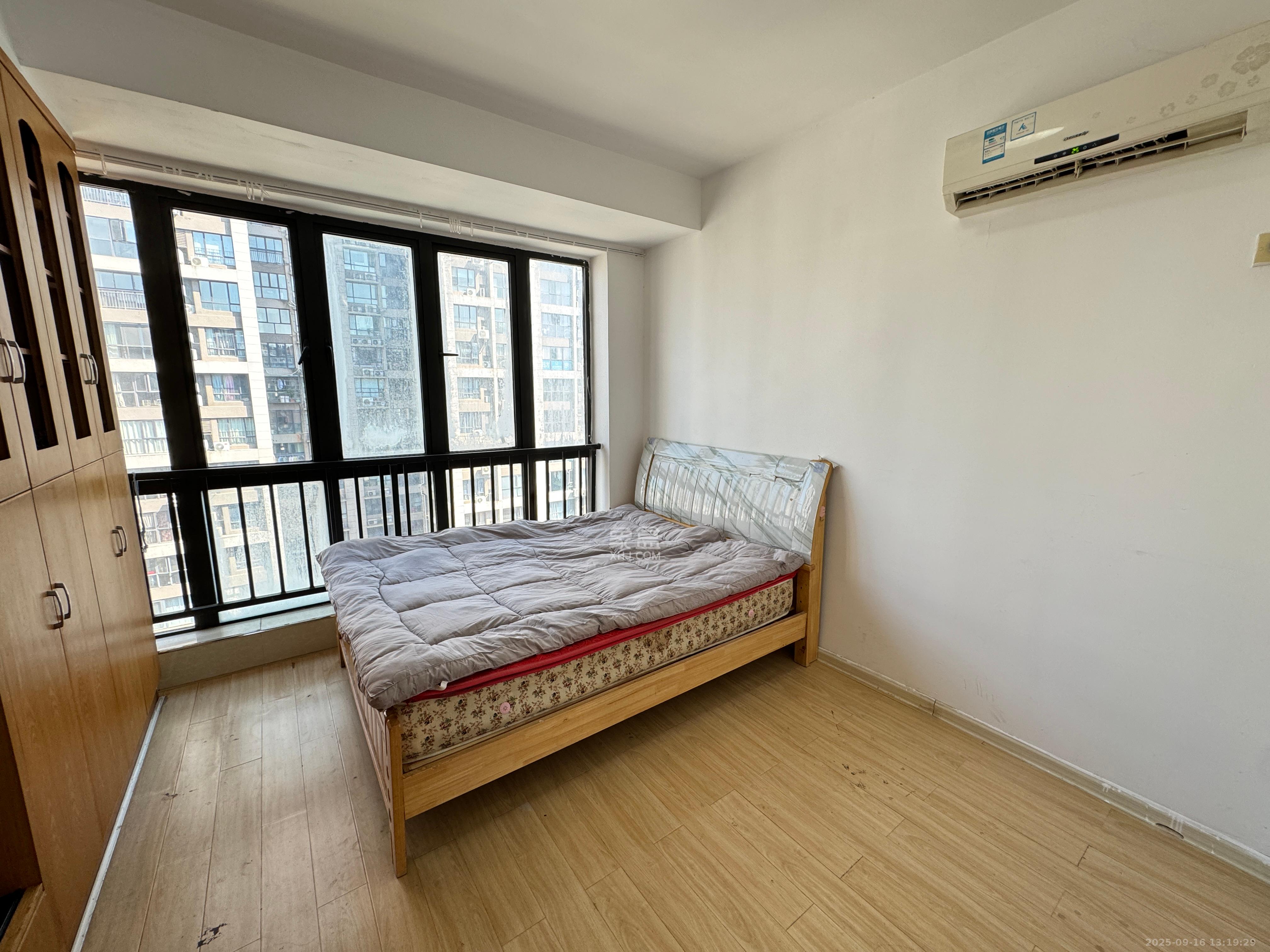 湘腾城市广场 3室2厅1卫 3200.0元/月 湘腾城市广场 3室2厅1卫 3200.0元/月室内图