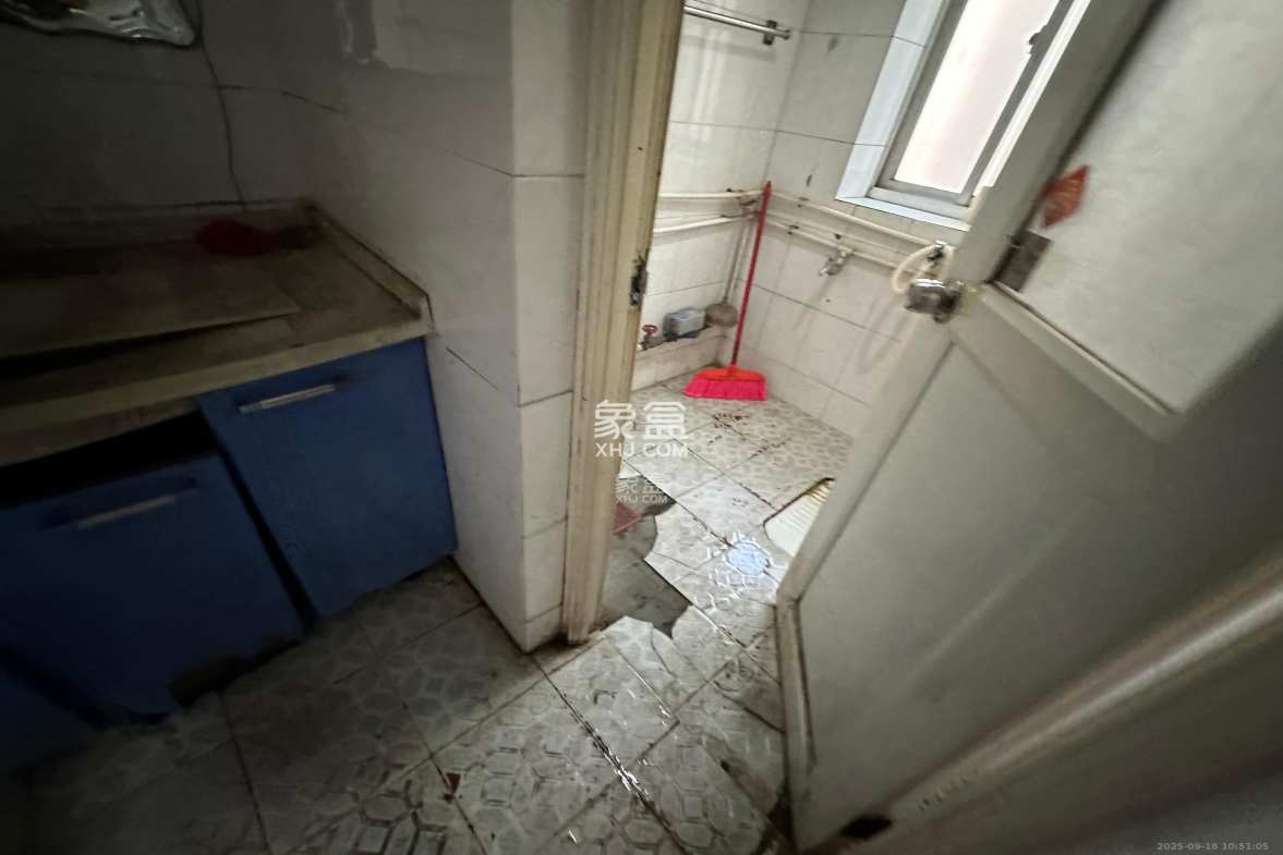 交通设计院(伍家岭)  2室2厅1卫    2200.0元/月 交通设计院(伍家岭)  2室2厅1卫    2200.0元/月室内图