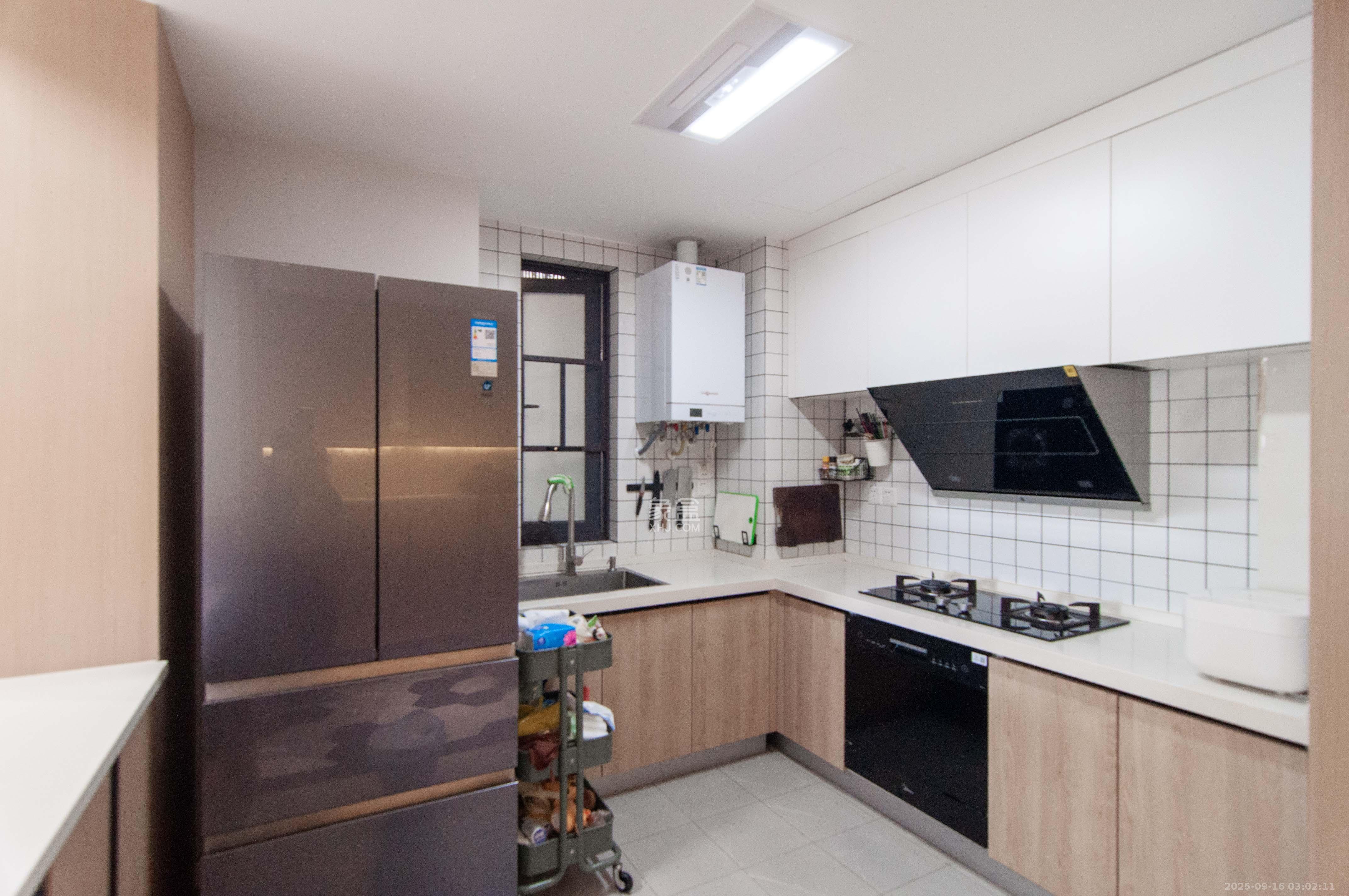 卓越浅水湾  3室2厅2卫    116.8万厨房