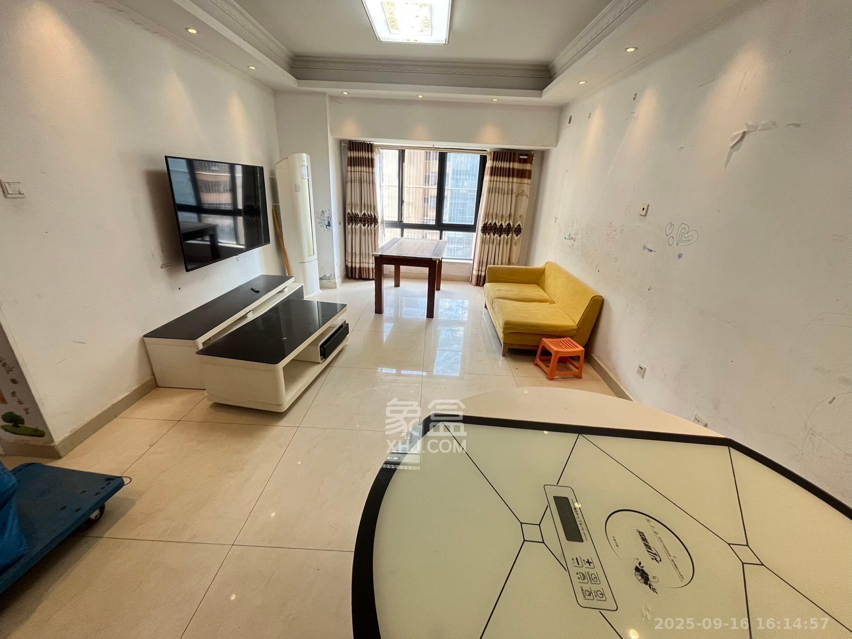 万科魅力之城  3室2厅1卫    1600.0元/月