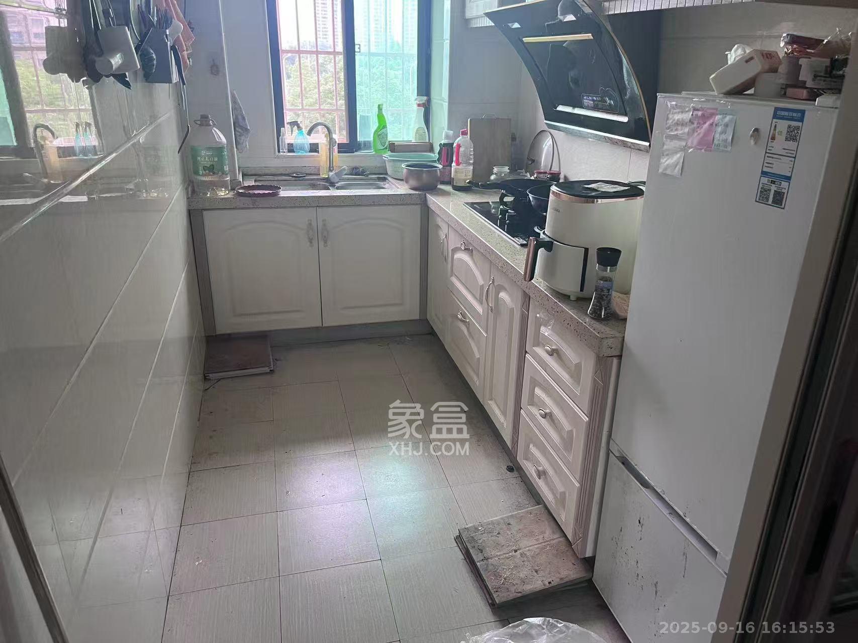 大桥四区  3室2厅1卫    1300.0元/月室内图