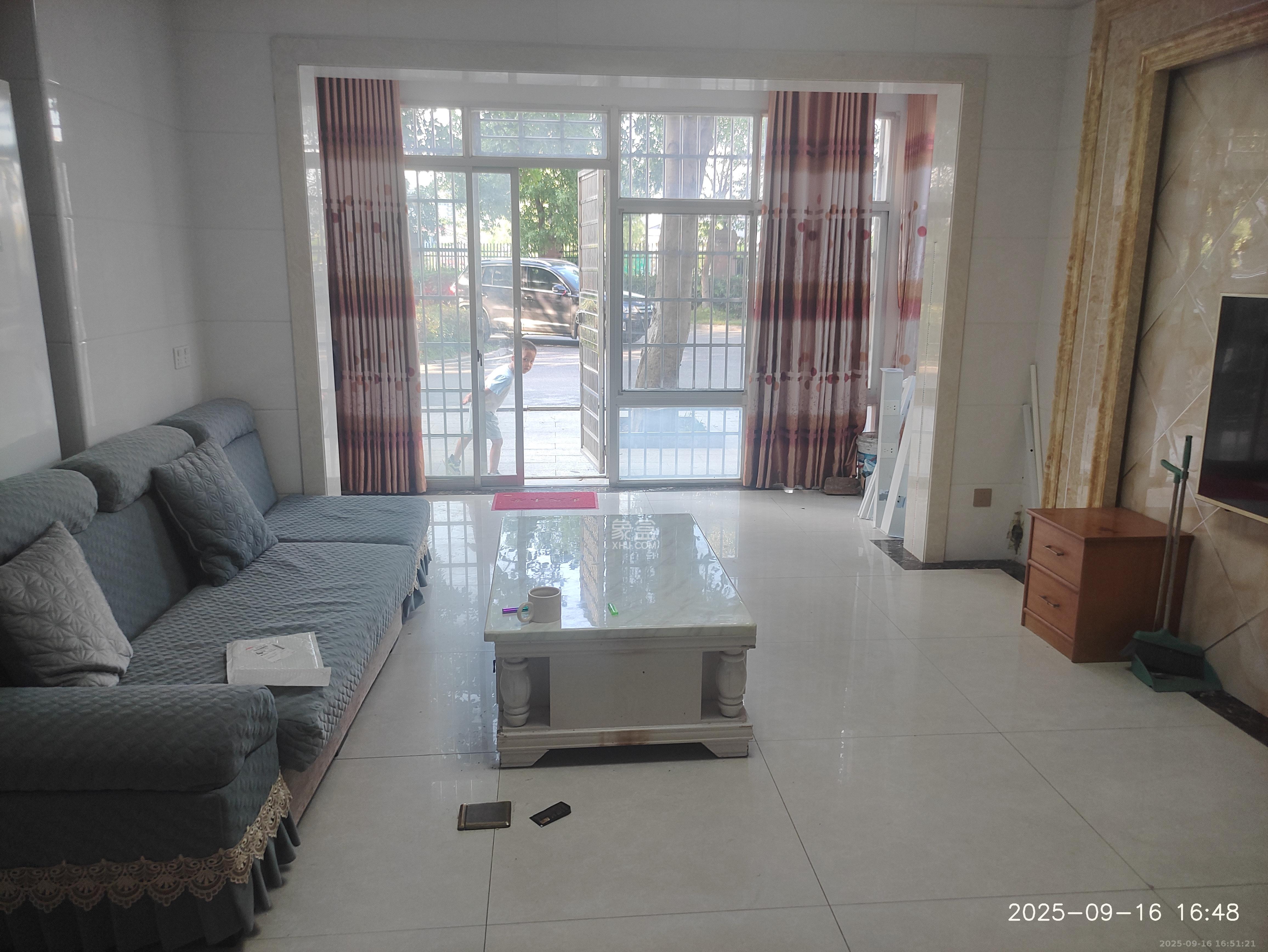 和润园一、二期 3室2厅1卫 2300.0元/月 和润园一、二期 3室2厅1卫 2300.0元/月室内图