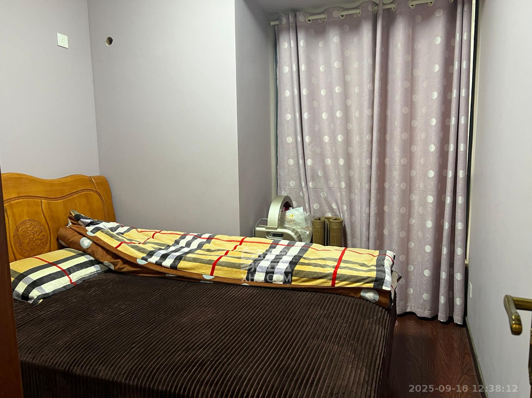 勤诚达新界  4室2厅12卫    2500.0元/月室内图