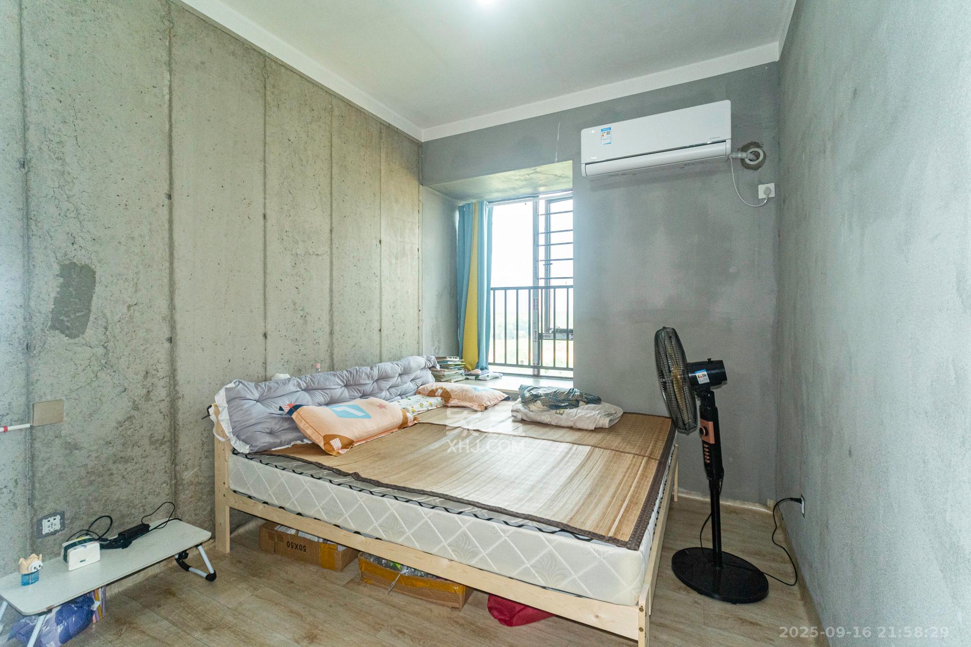 湘域芯城二期  3室2厅2卫    94.8万卧室