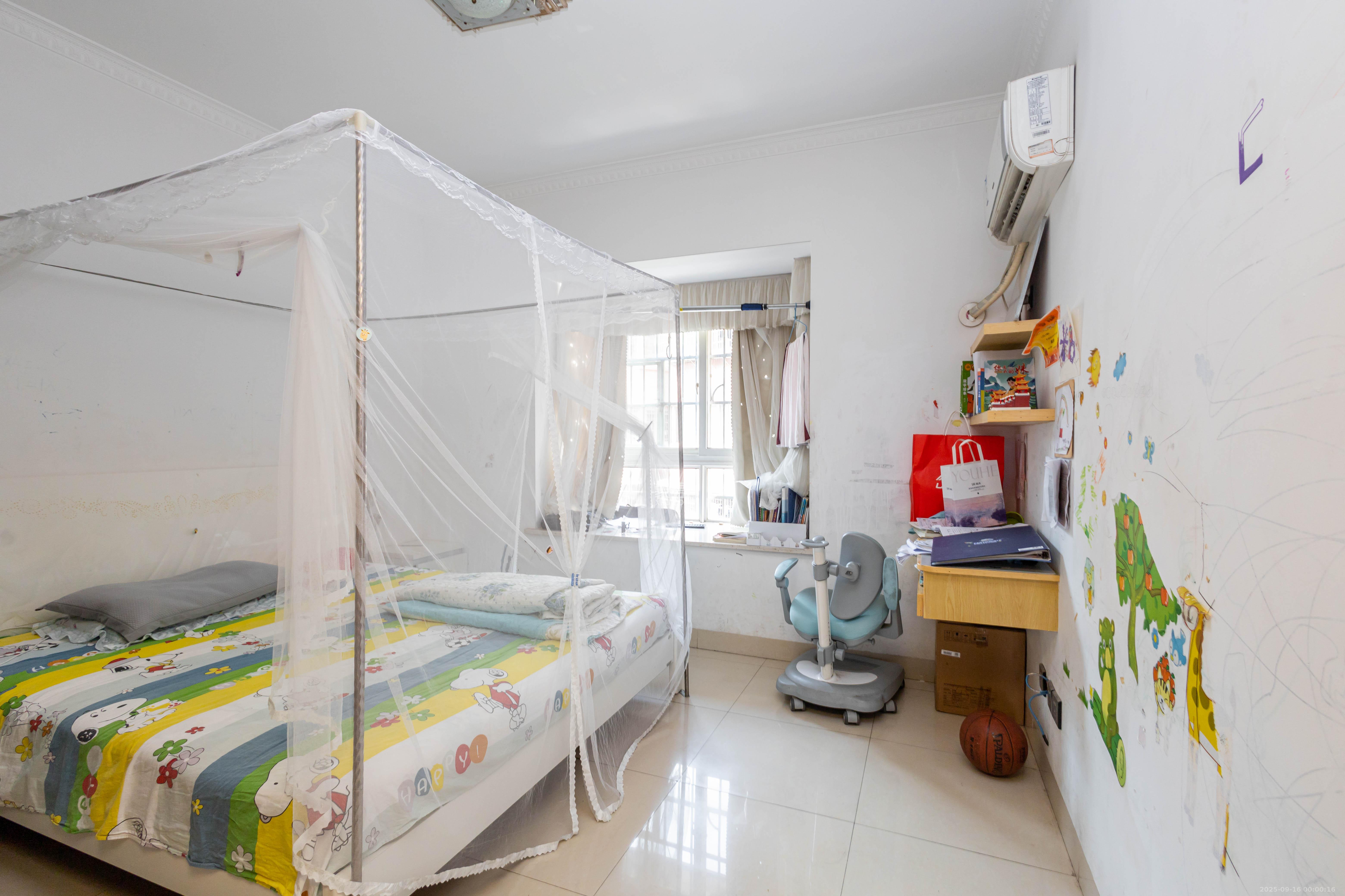 紫东苑(星沙) 3室2厅2卫 57.0万 紫东苑(星沙) 3室2厅2卫 57.0万卧室