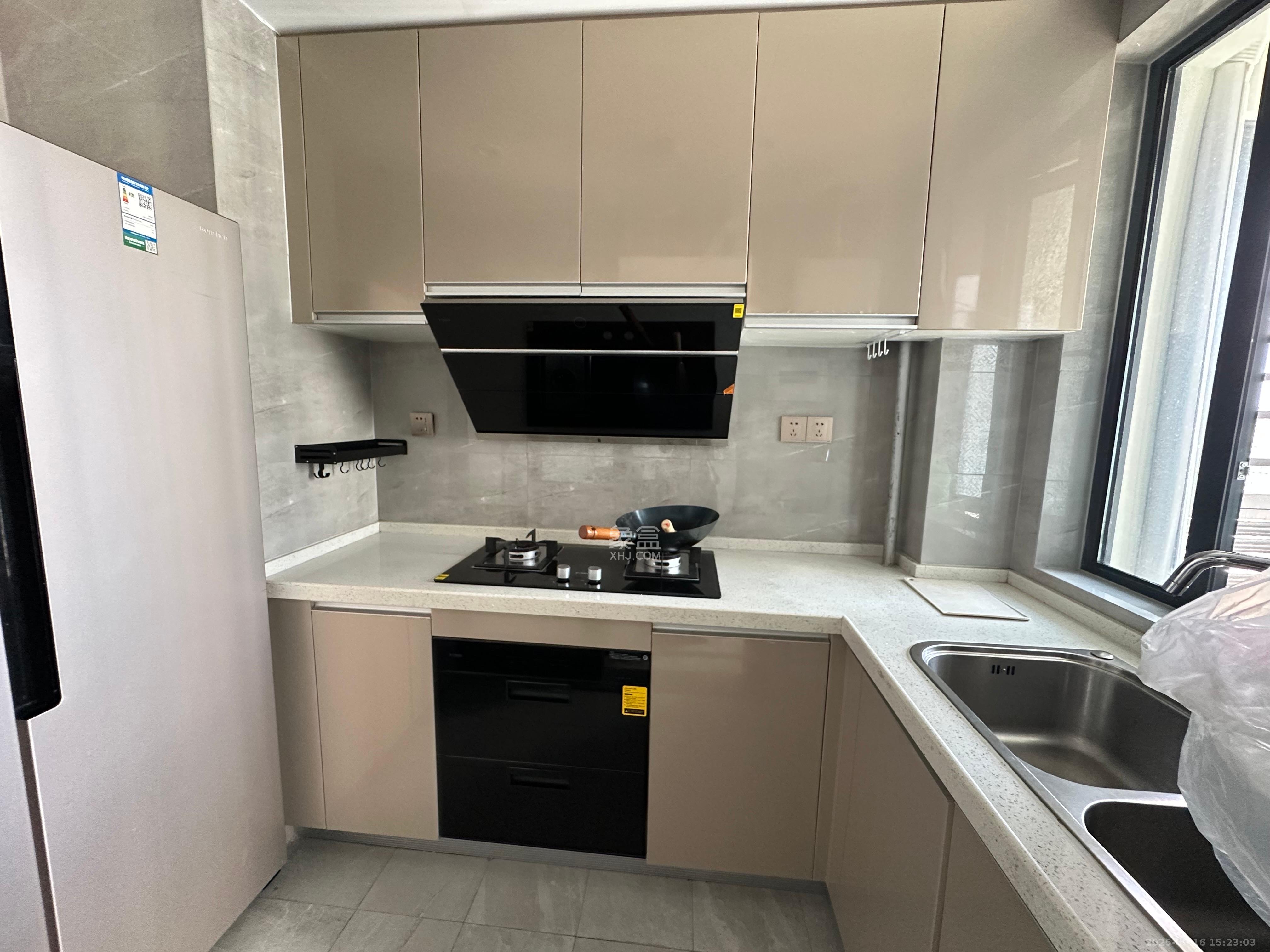 绿地长沙城际空间站（绿地新里佳苑）  4室2厅2卫    3900.0元/月室内图