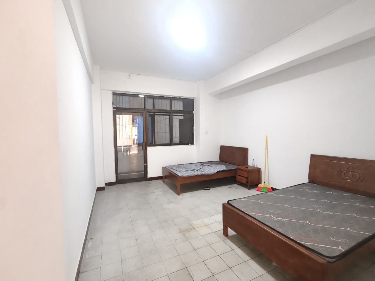 华达大厦  5室2厅2卫    3000.0元/月 华达大厦  5室2厅2卫    3000.0元/月室内图