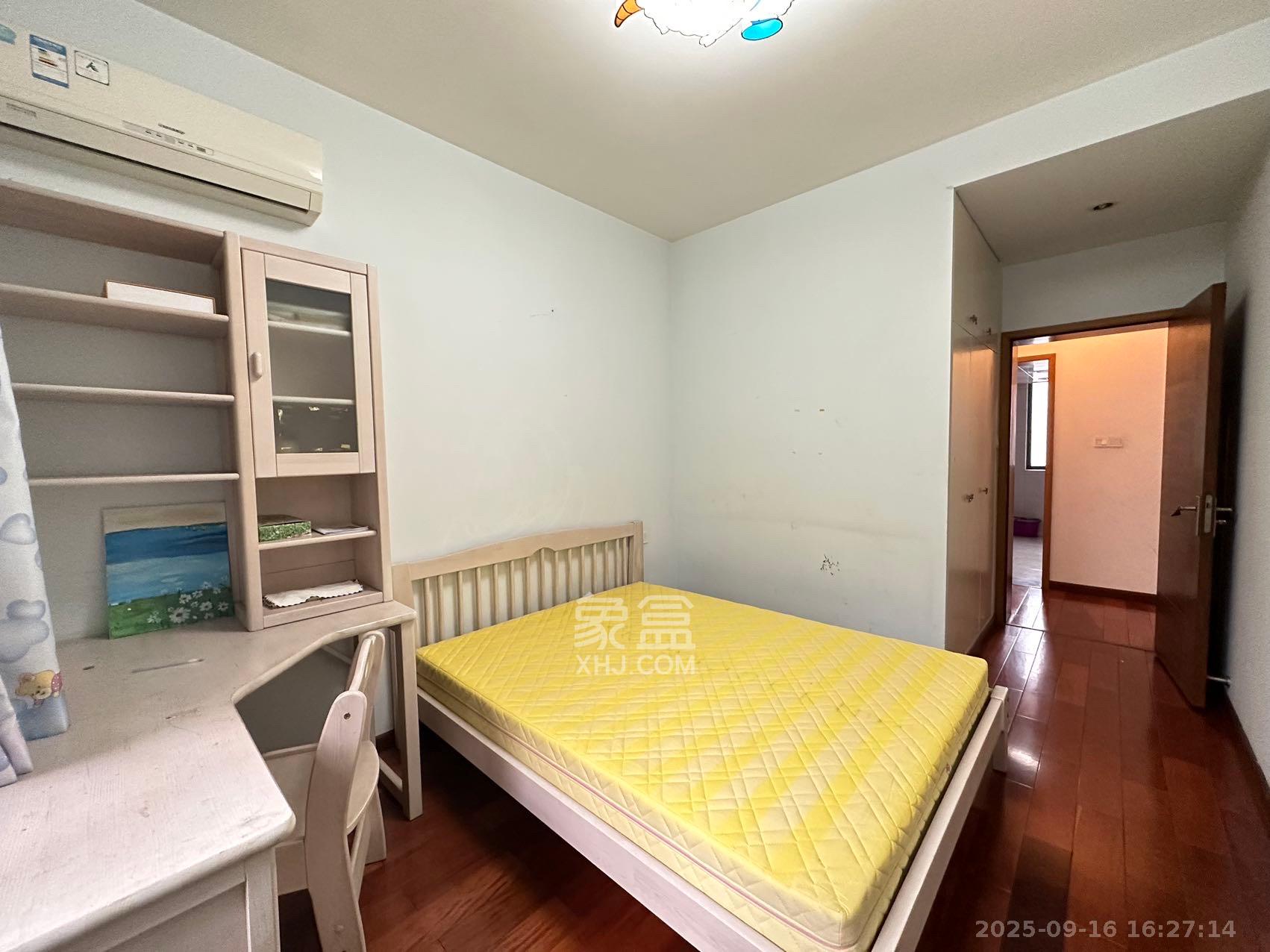 星城世家  3室2厅2卫    3200.0元/月室内图