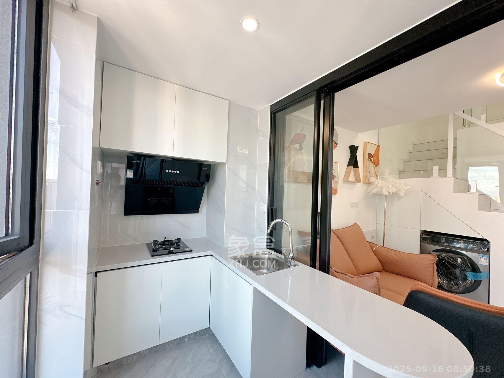 卓越中寰  1室1厅1卫    2800.0元/月室内图