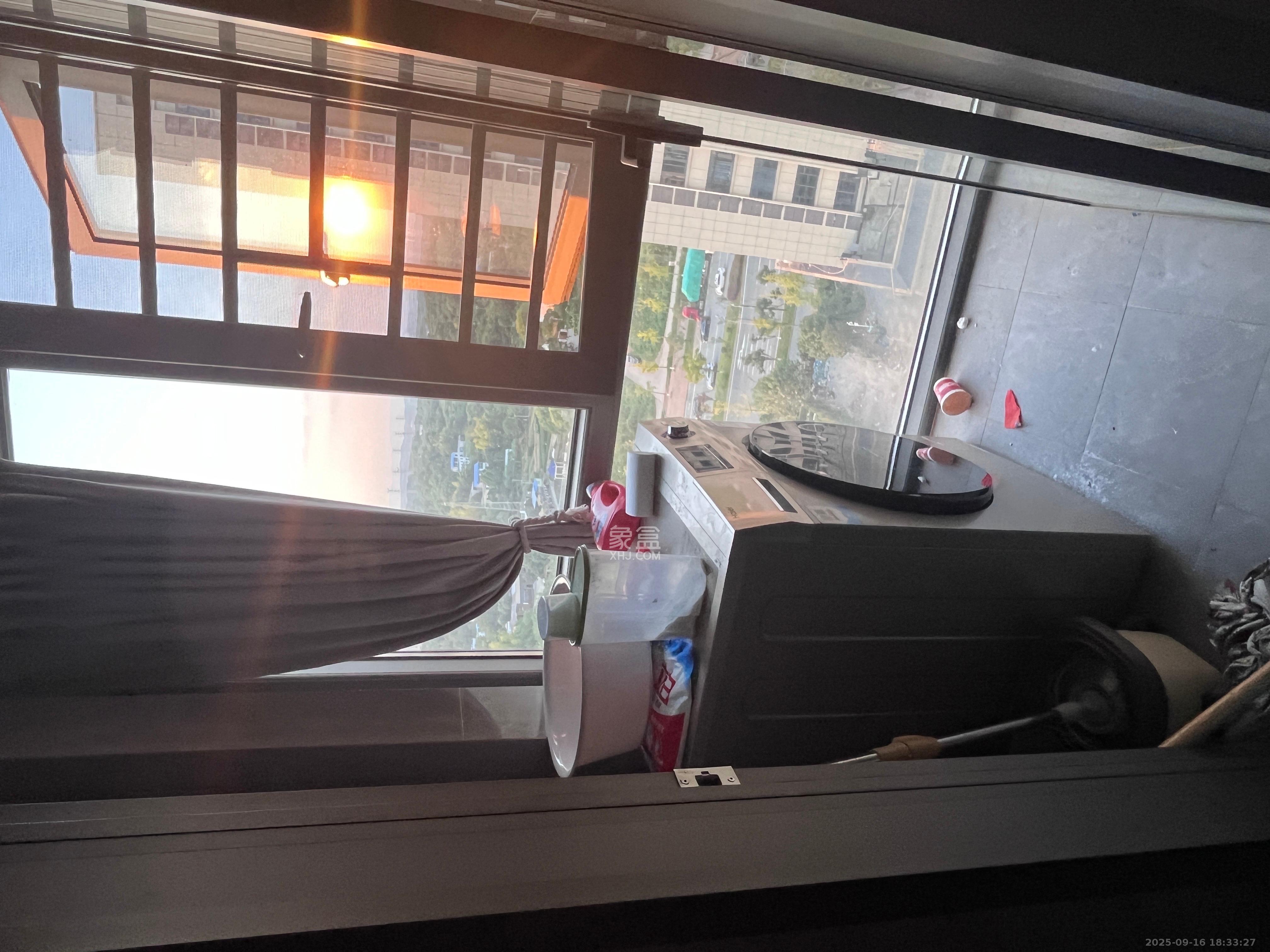 艺源颂雅小区(719街区) 4室2厅2卫 4500.0元/月 艺源颂雅小区(719街区) 4室2厅2卫 4500.0元/月室内图