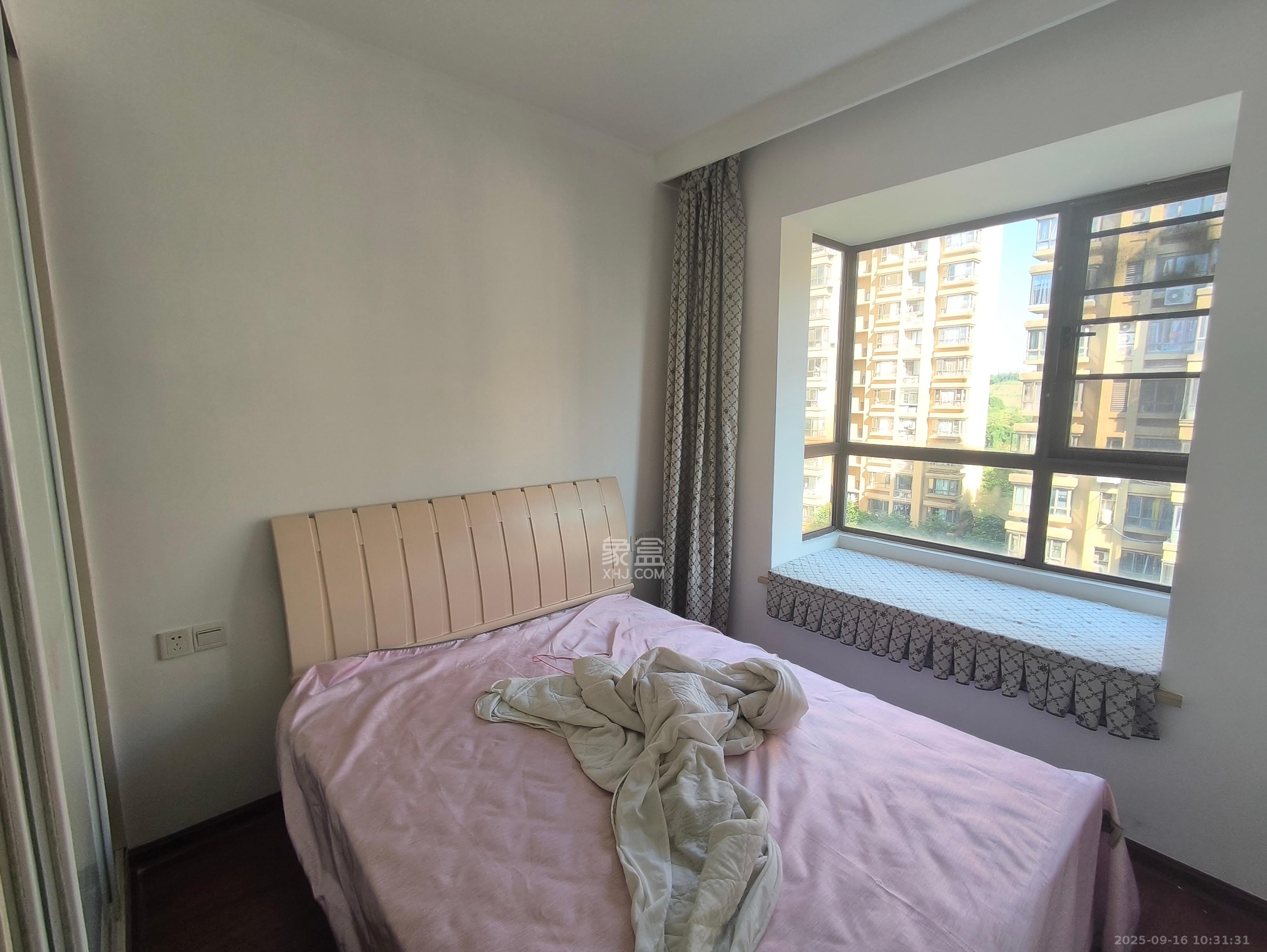 山语城二期 3室2厅2卫 2500.0元/月 山语城二期 3室2厅2卫 2500.0元/月室内图