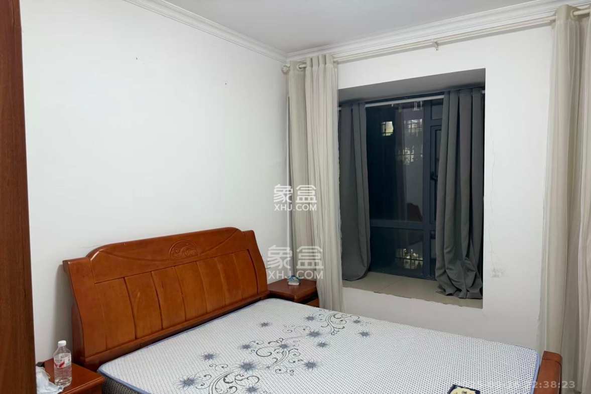 金领家族 2室2厅1卫 2100.0元/月 金领家族 2室2厅1卫 2100.0元/月室内图