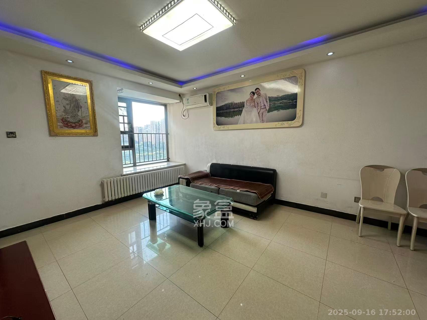 怡海星城  2室2厅1卫    1300.0元/月室内图