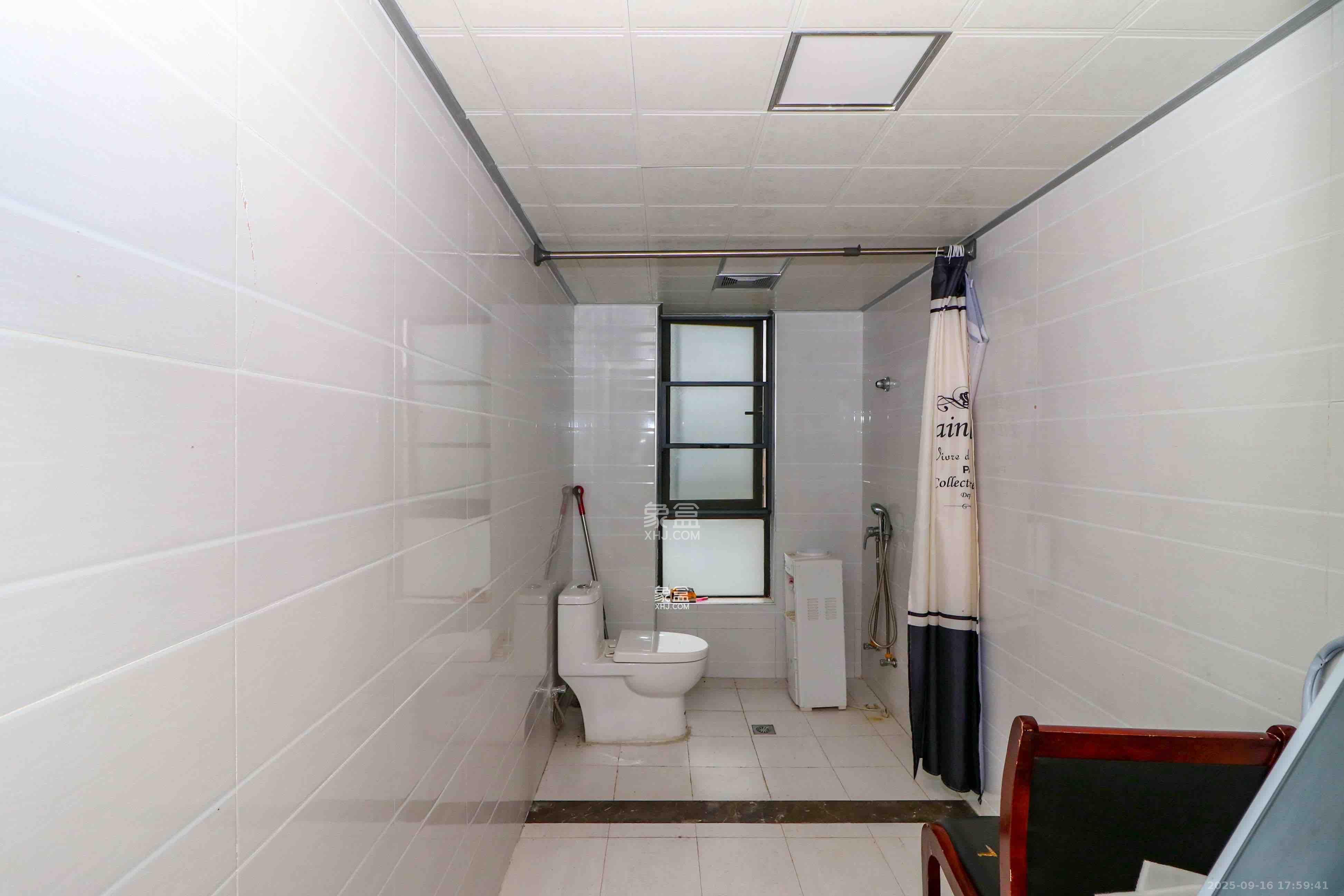 达美D6区  4室2厅2卫    3600.0元/月室内图