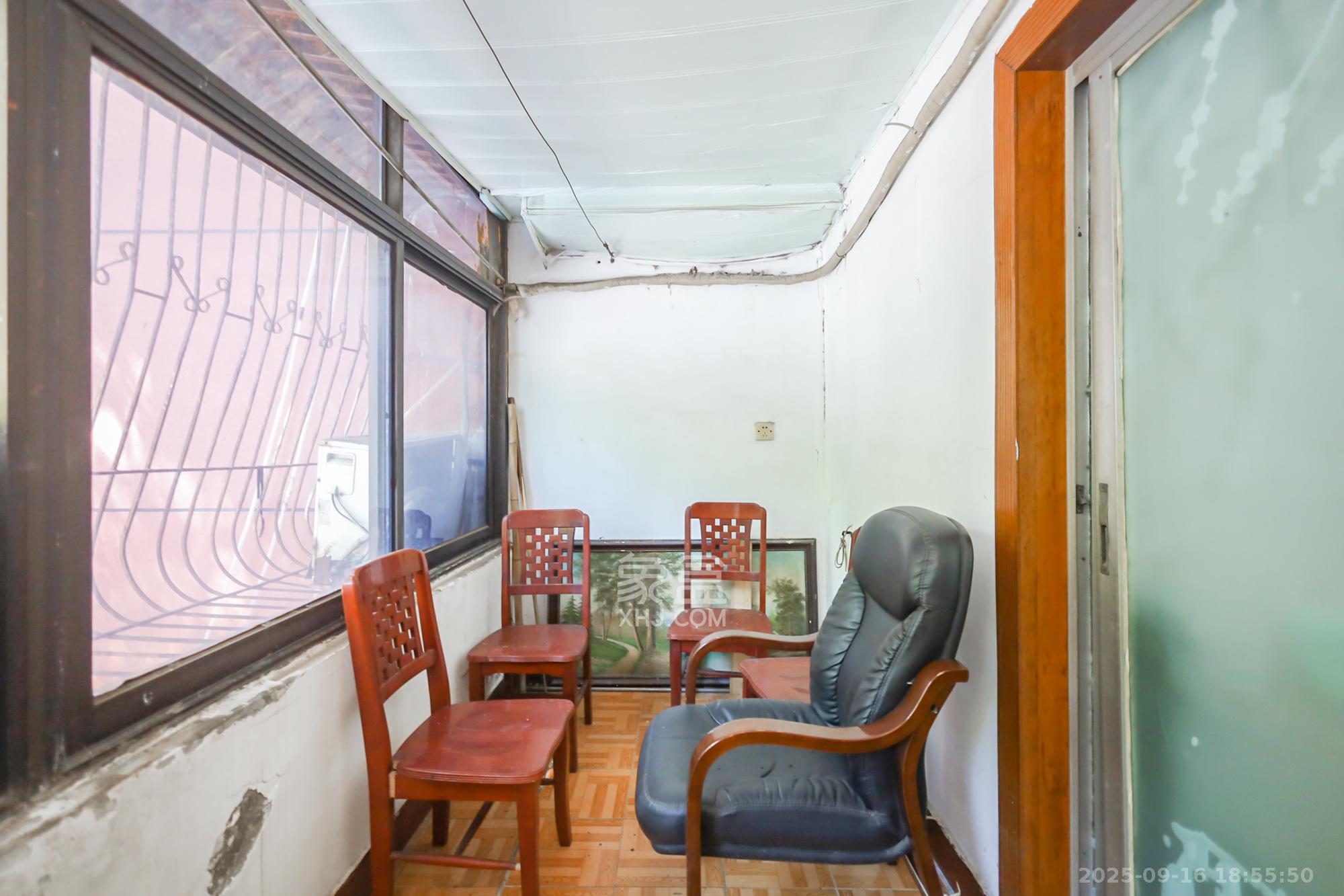 望月湖小区六片(湖中社区六片小区) 1室1厅1卫 42.8万 望月湖小区六片(湖中社区六片小区) 1室1厅1卫 42.8万阳台