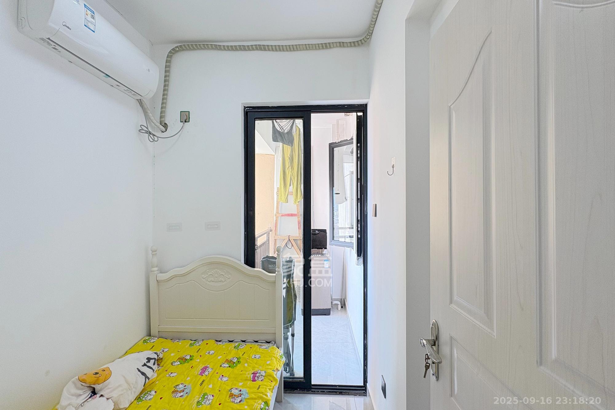 韭菜园嘉苑  2室1厅1卫    71.8万卧室